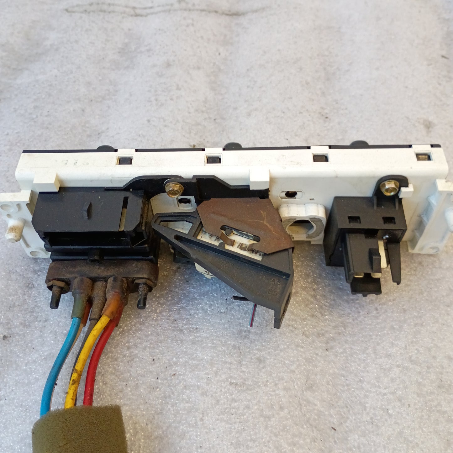 92-95 Heater / HVAC Control with AC (Used) Ford F150 F250 F350 Bronco