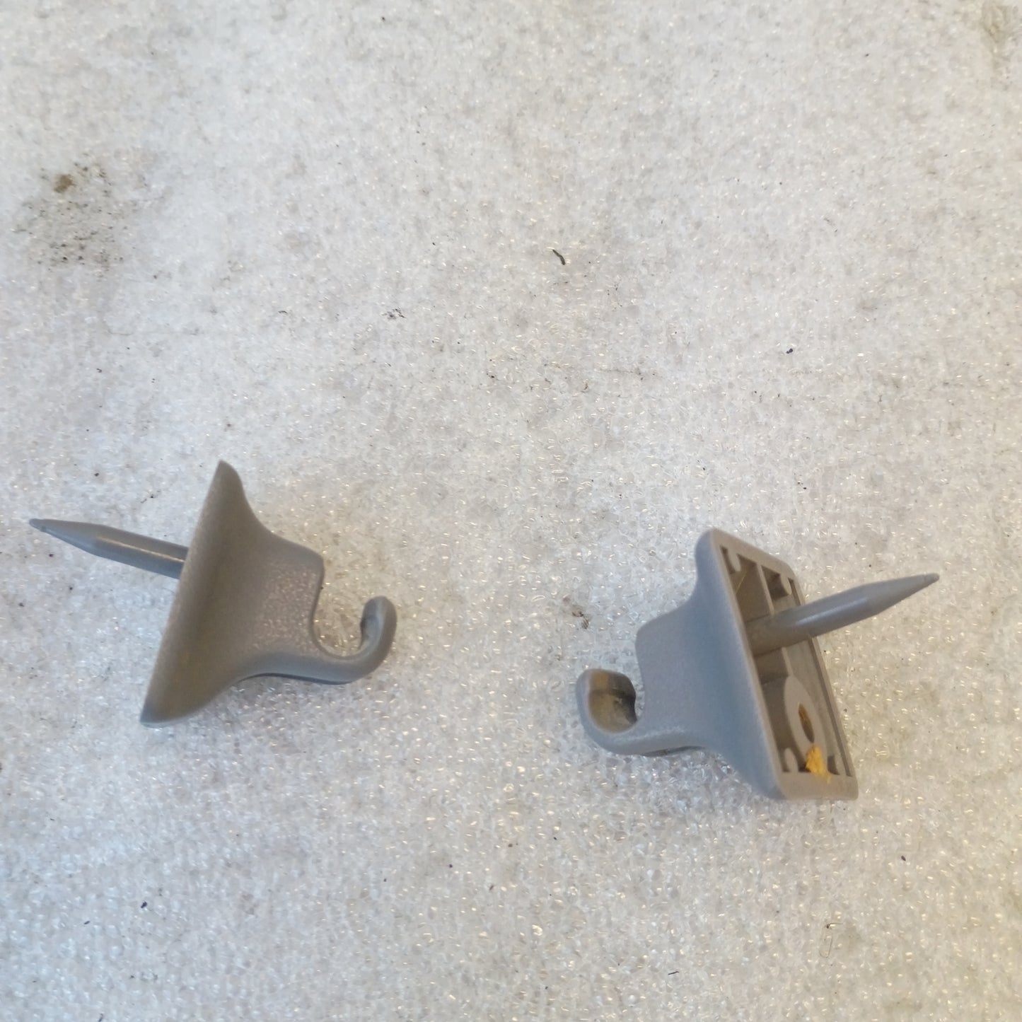 92-97 Light/Opal Gray Vinyl Sun Visors Pair (Used) F150 F250 F350 Bronco OEM