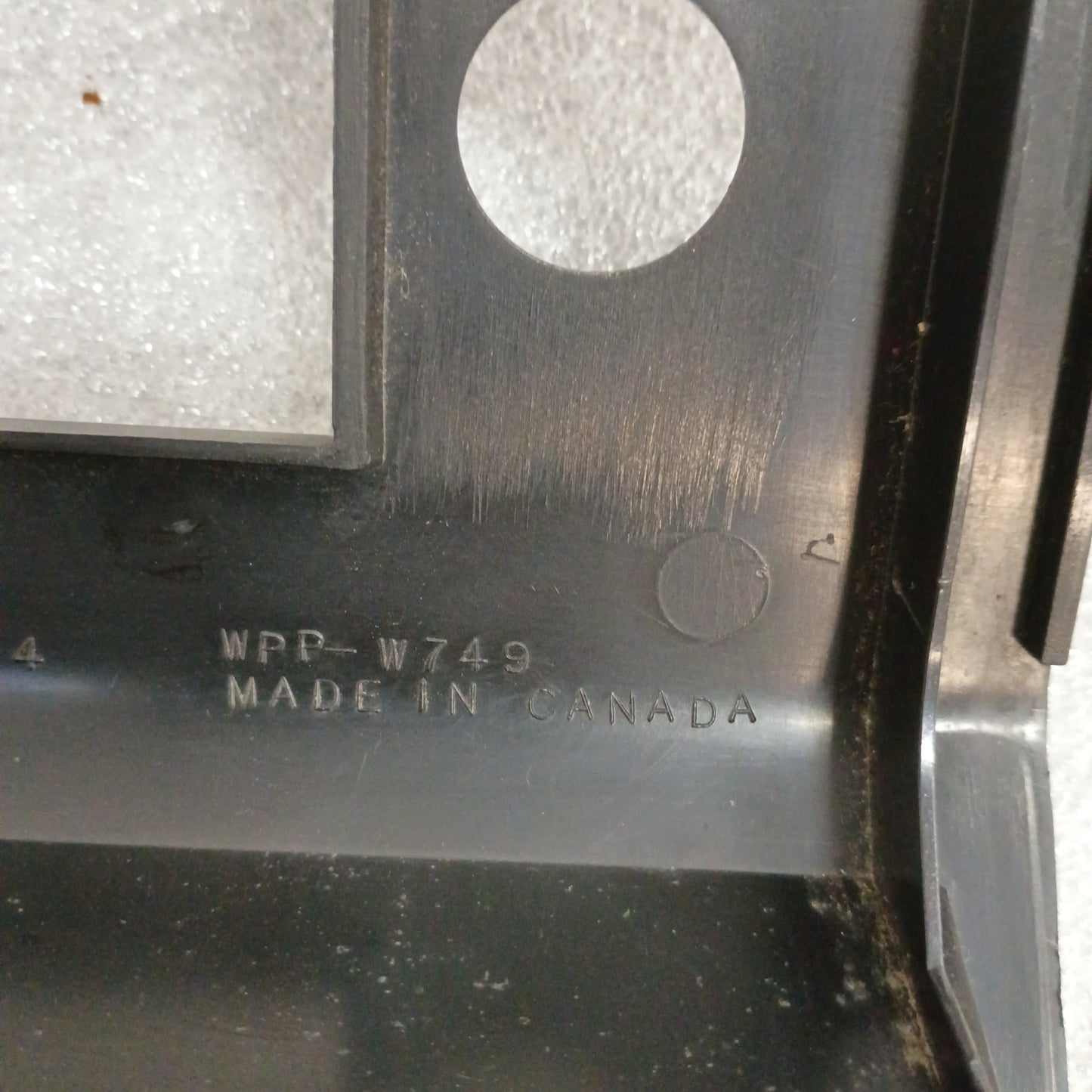 80-86 Black Radio & Heater Bezel (Used) Ford F150 F250 F350 Bronco