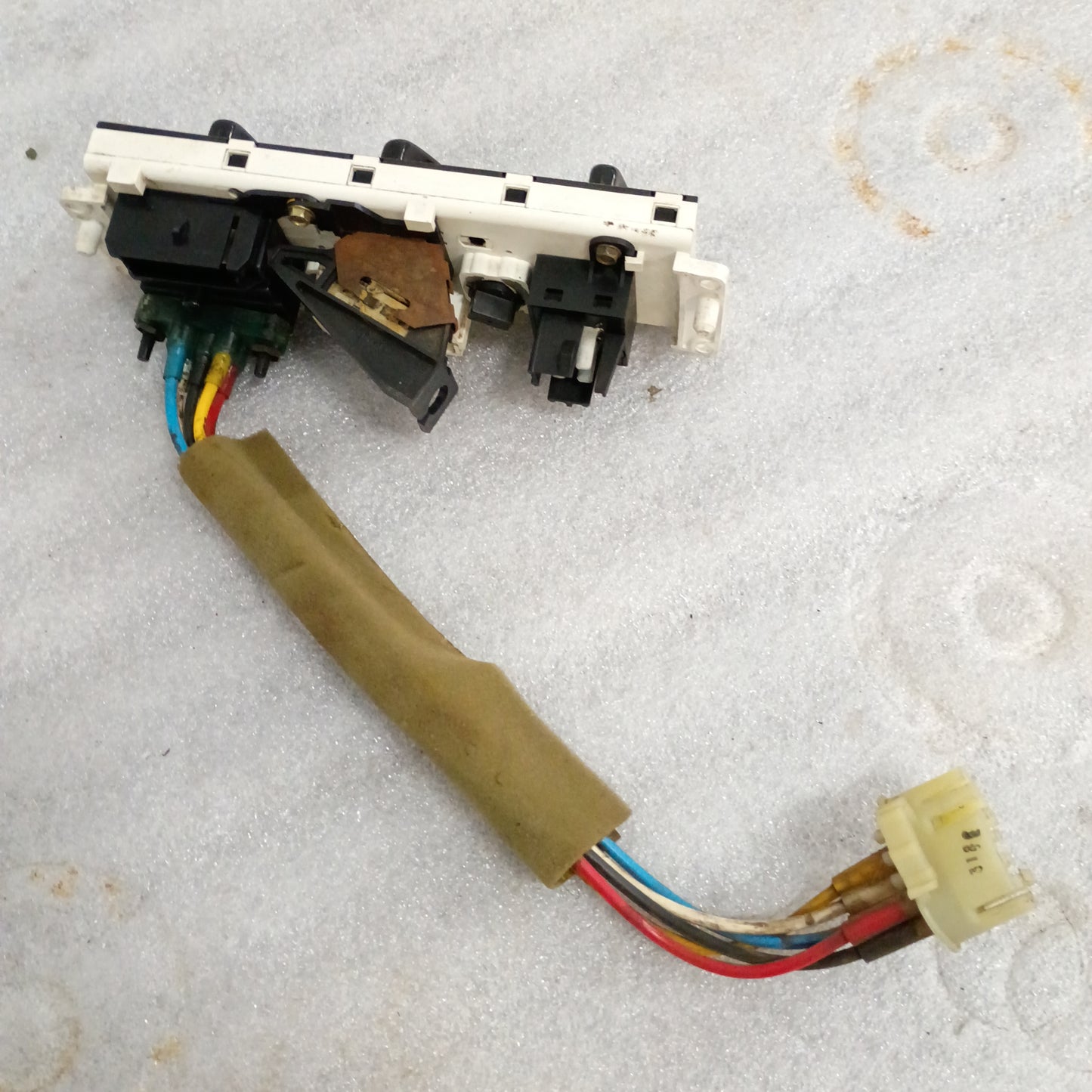 92-95 Heater / HVAC Control with AC (Used) Ford F150 F250 F350 Bronco