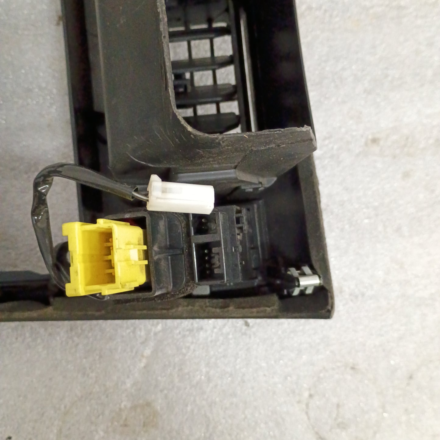 98-04 Heater Radio Dash Bezel Vents Toyota Tacoma (Used) OEM 55412-04020 Pickup Truck