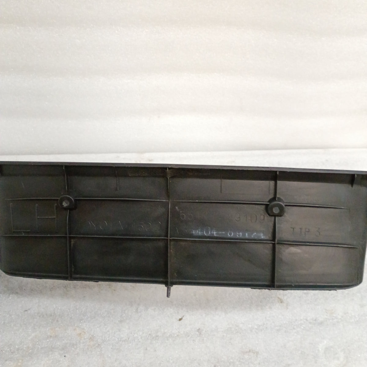 89-95 Instrument Cluster Bezel (Used) Toyota 4Runner Pickup OEM 55411-89109