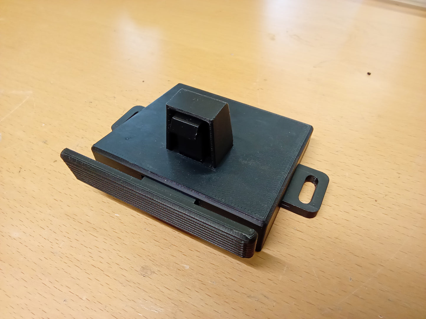 92-96 Center Console Latch Assembly