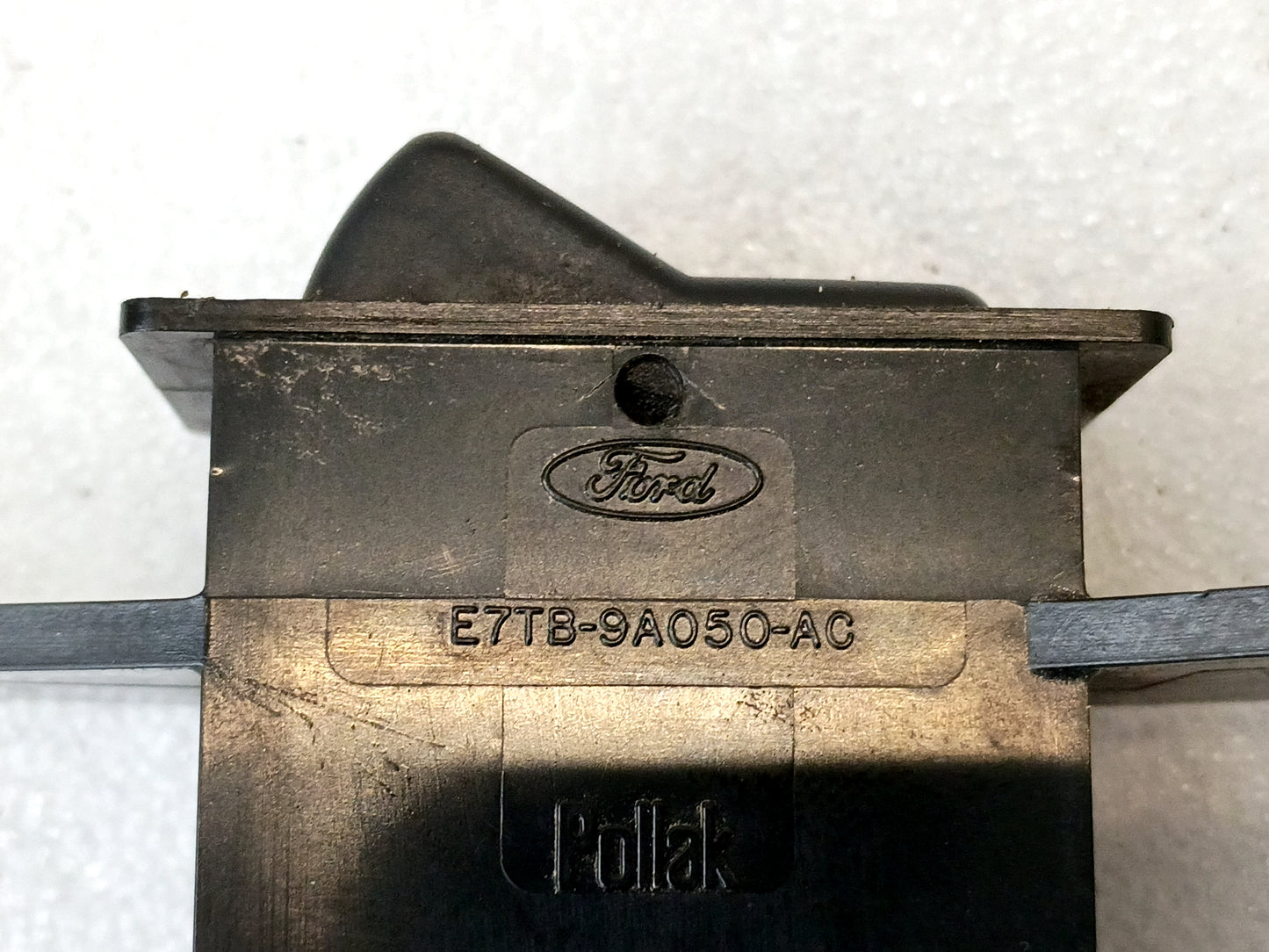 87-89 Fuel/Gas Tank Switch Dash Mount (Used) Ford F150 F250 F350 Bronco OEM E7TB-9A050