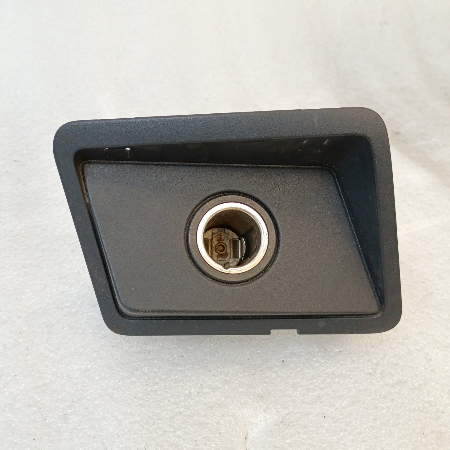 08-16 Dash 12 Volt Power Port w/ Bezel (Used) OEM Ford F250 F350 Super Duty