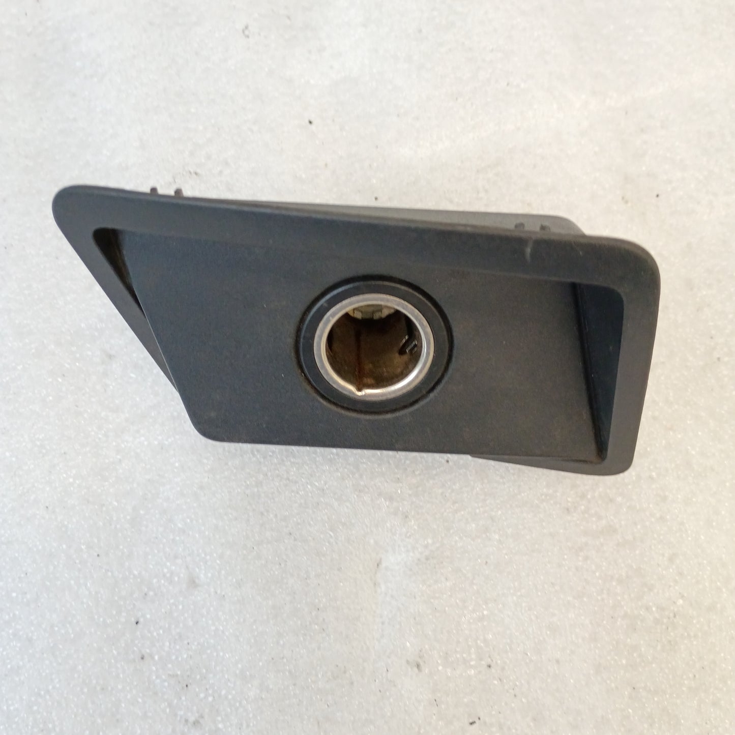 08-16 Dash 12 Volt Power Port w/ Bezel (Used) OEM Ford F250 F350 Super Duty