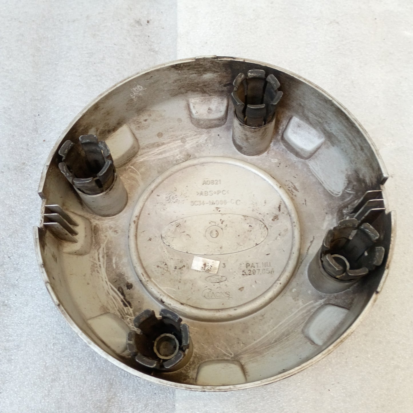 04-16 OEM Ford Silver Center Hub Cap 8 Lug (Used) Super Duty F250 F350 - 5c34-1a096-cc