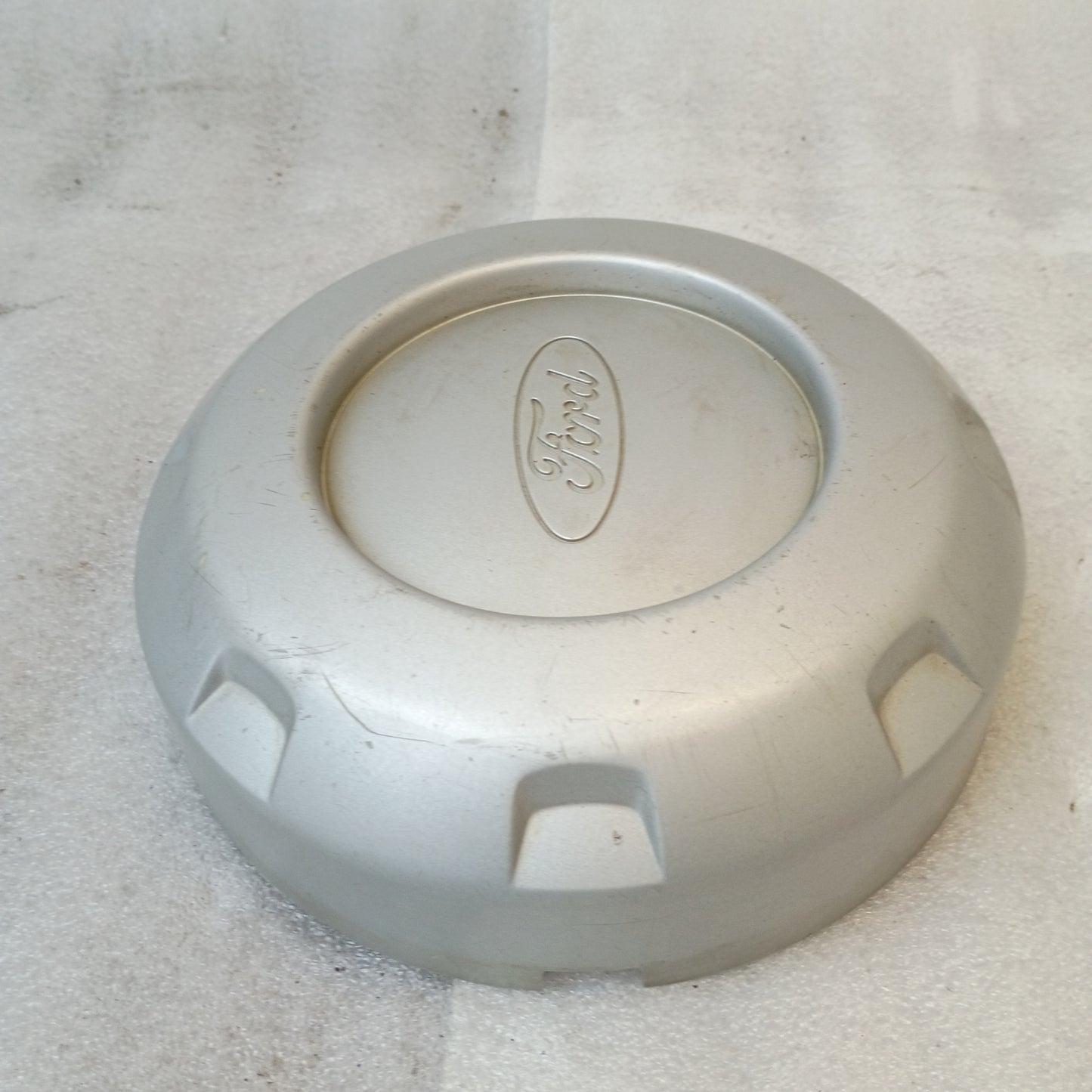 04-16 OEM Ford Silver Center Hub Cap 8 Lug (Used) Super Duty F250 F350 - 5c34-1a096-cc