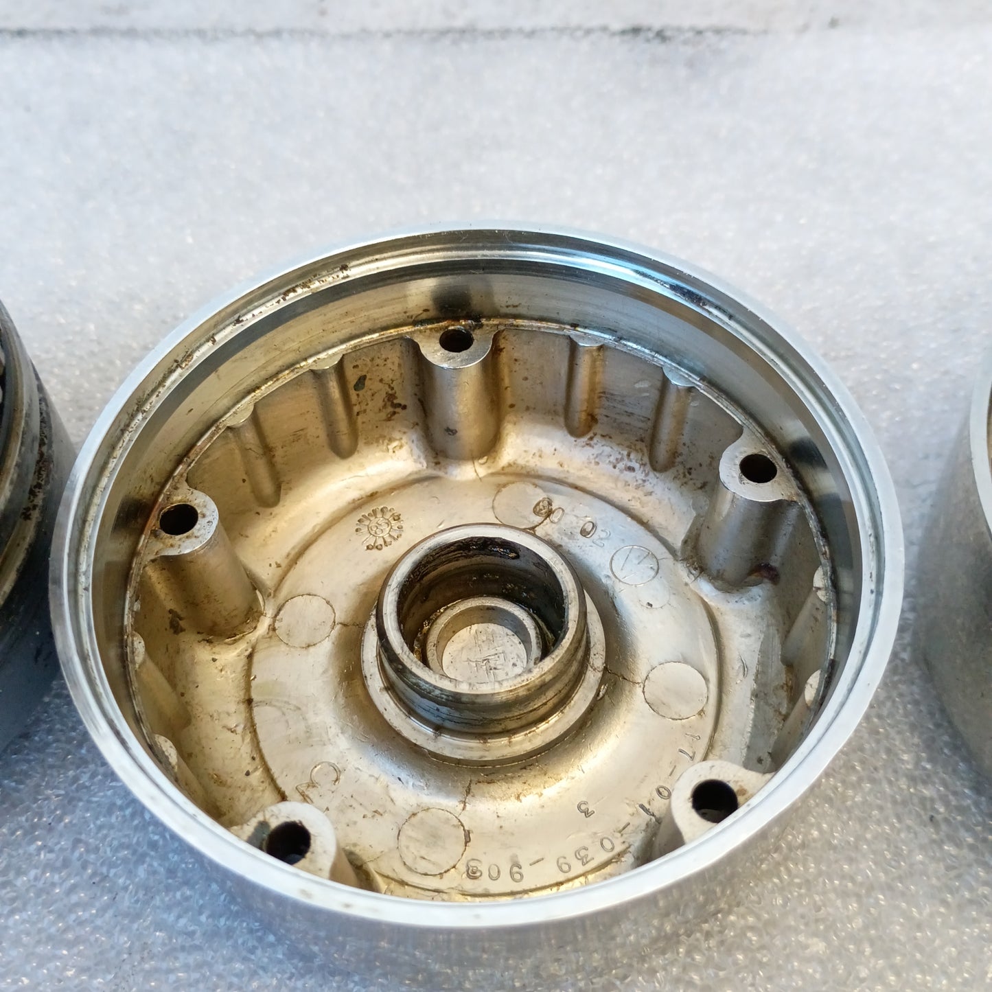 73-87 Chevy/GMC Automatic Locking Hubs 5 Bolt Dana 44 (Used) Square Body  4x4 4WD K5