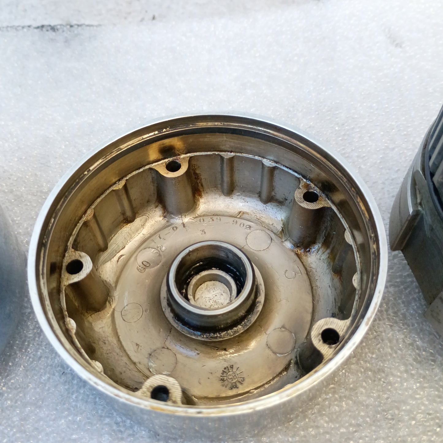 73-87 Chevy/GMC Automatic Locking Hubs 5 Bolt Dana 44 (Used) Square Body  4x4 4WD K5