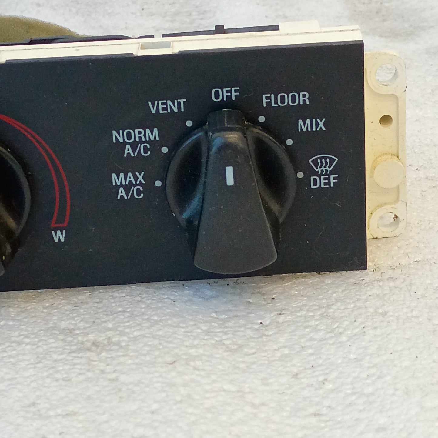 92-95 Heater / HVAC Control with AC (Used) Ford F150 F250 F350 Bronco