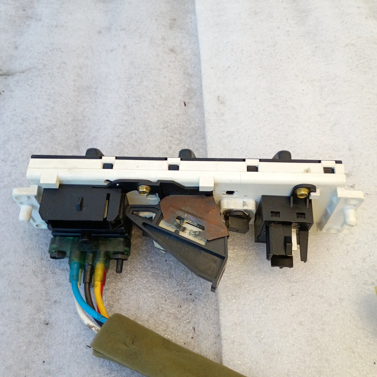 92-95 Heater / HVAC Control with AC (Used) Ford F150 F250 F350 Bronco