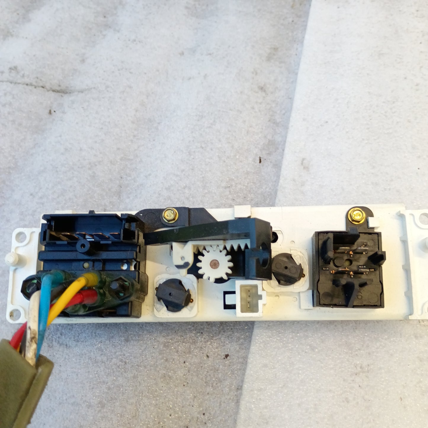 92-95 Heater / HVAC Control with AC (Used) Ford F150 F250 F350 Bronco