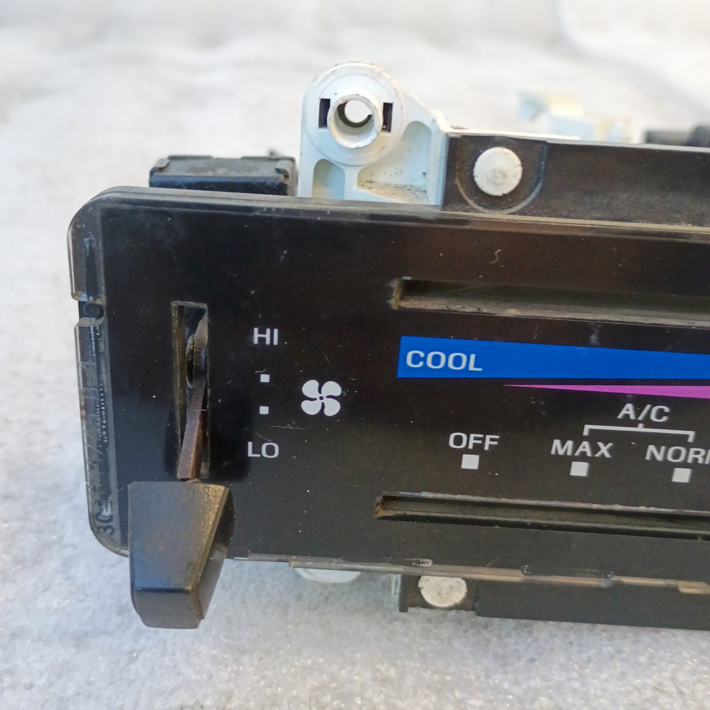 84-86 Heater & AC Control with Fuel Switch (Used) Ford F100 F150 F250 F350 Bronco