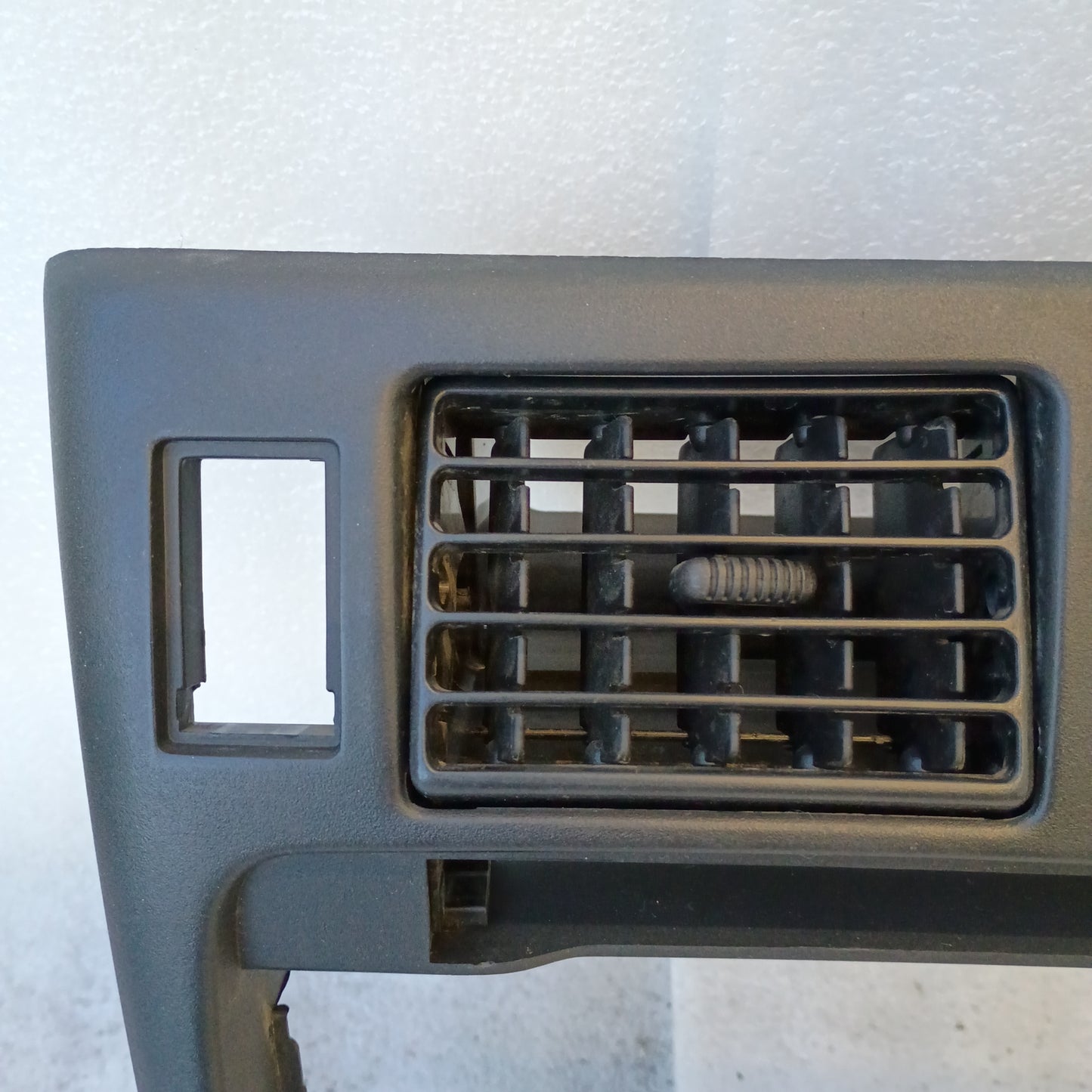 95-97 Heater and Radio Bezel (Used) Toyota Tacoma Pickup OEM  55405-04010