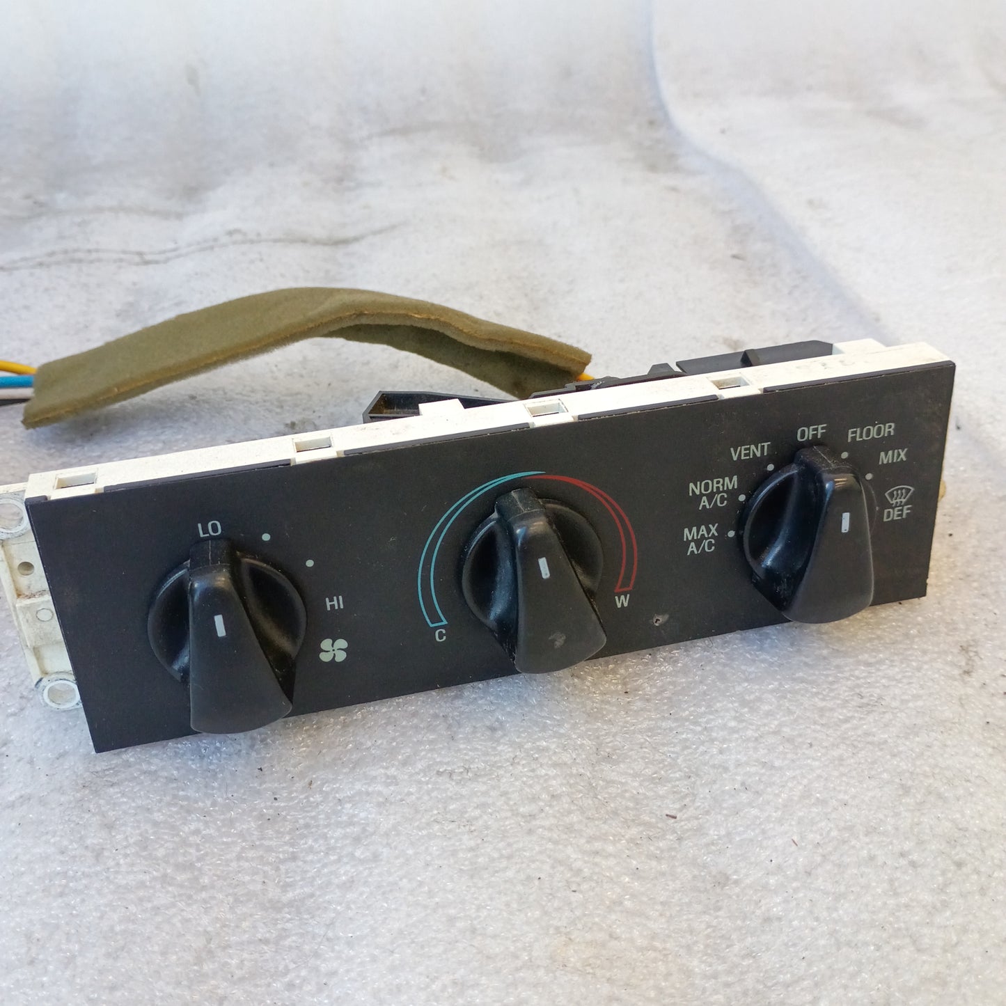 92-95 Heater / HVAC Control with AC (Used) Ford F150 F250 F350 Bronco