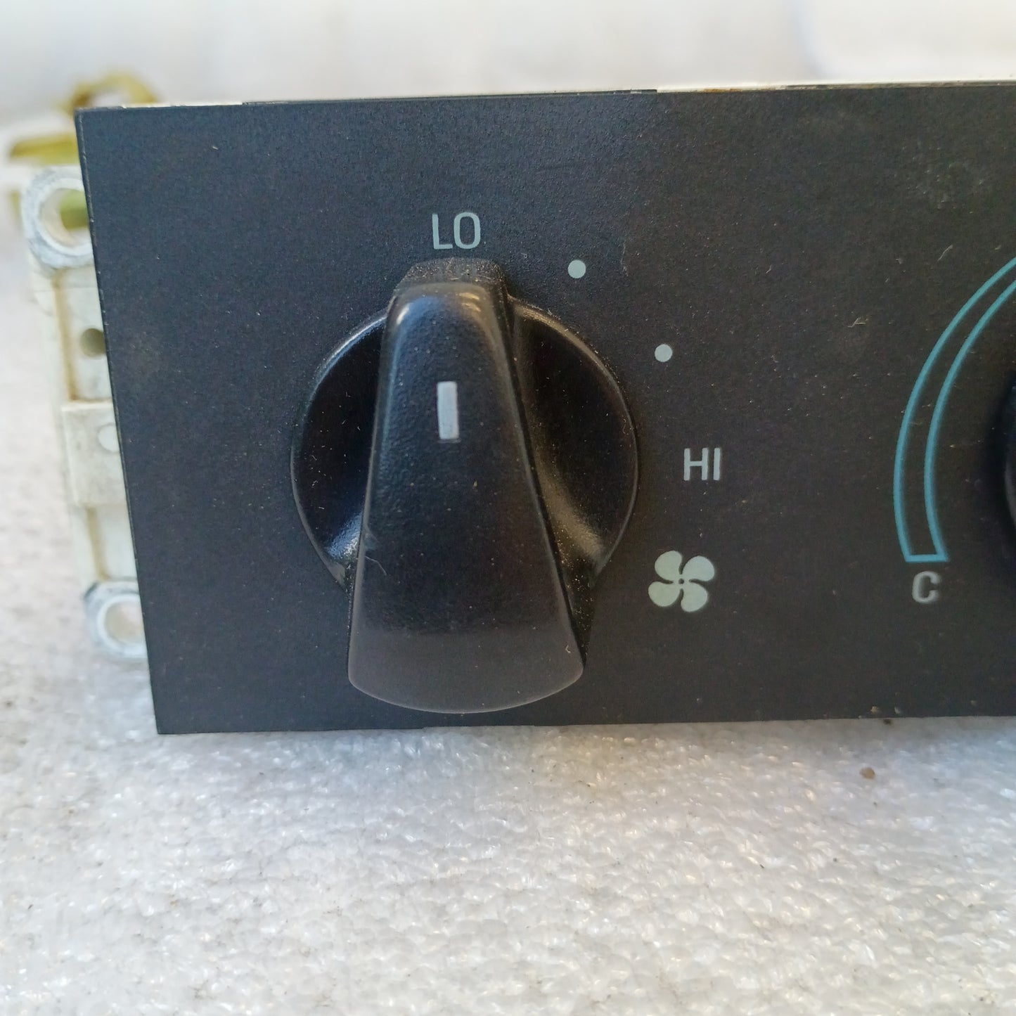 92-95 Heater / HVAC Control with AC (Used) Ford F150 F250 F350 Bronco