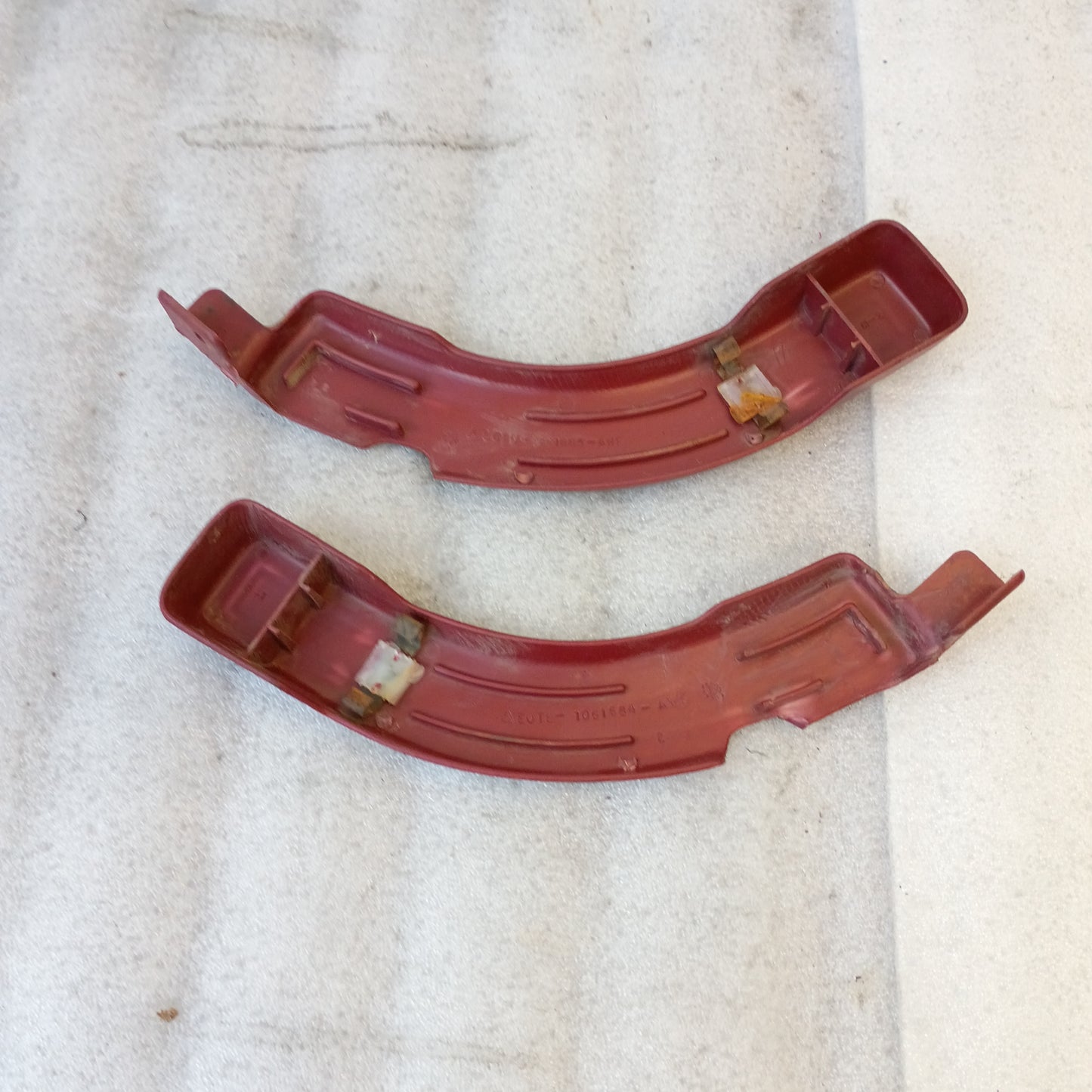 80-86 Red Bench Seat Hinge Covers (Used) F150 F250 F350 Bronco