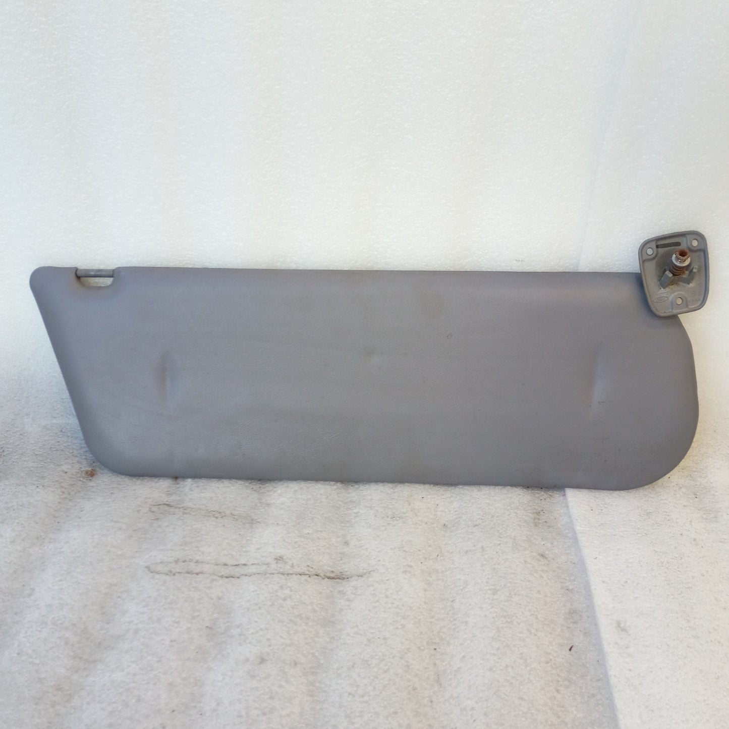 92-97 Light/Opal Gray Vinyl Sun Visors Pair (Used) F150 F250 F350 Bronco OEM