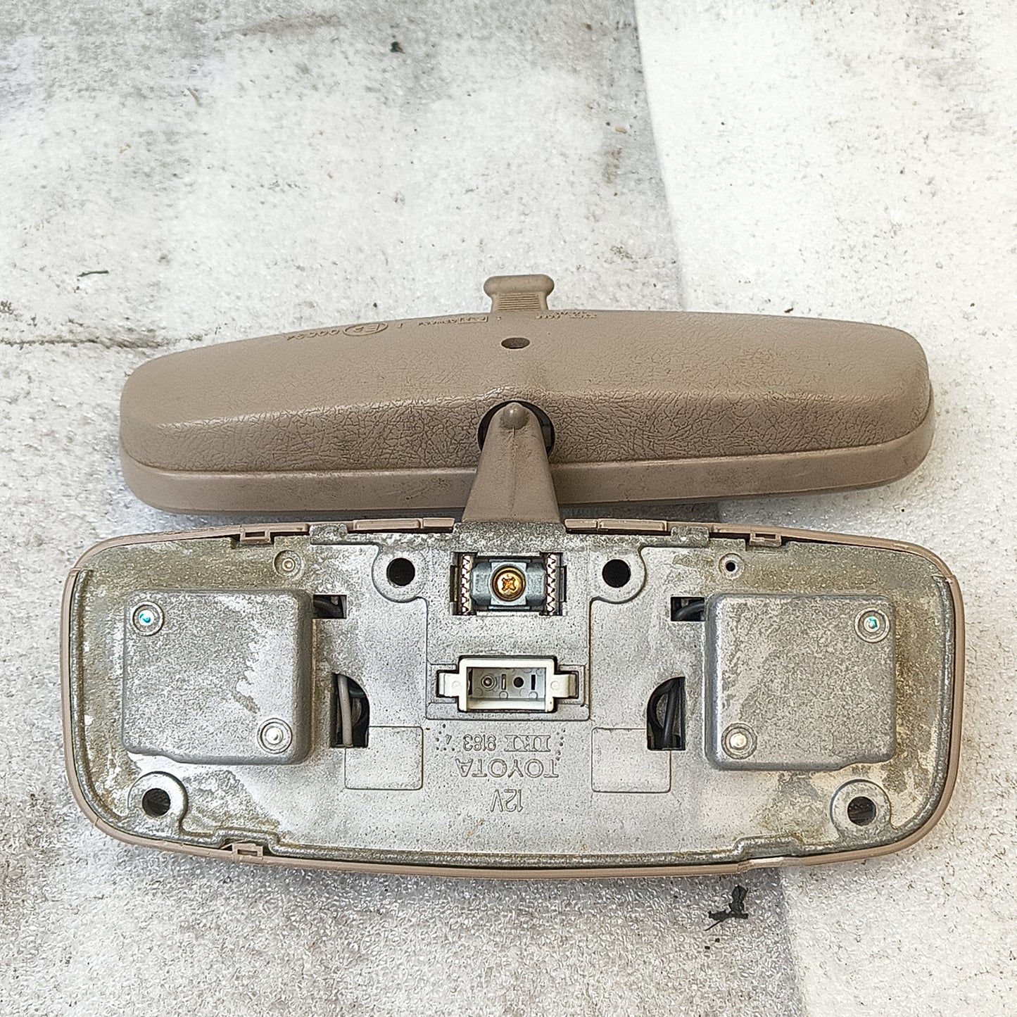90-95 Tan 4Runner Rear View Mirror & Dome Light w/ Door Switch (Used) OEM Toyota SR5