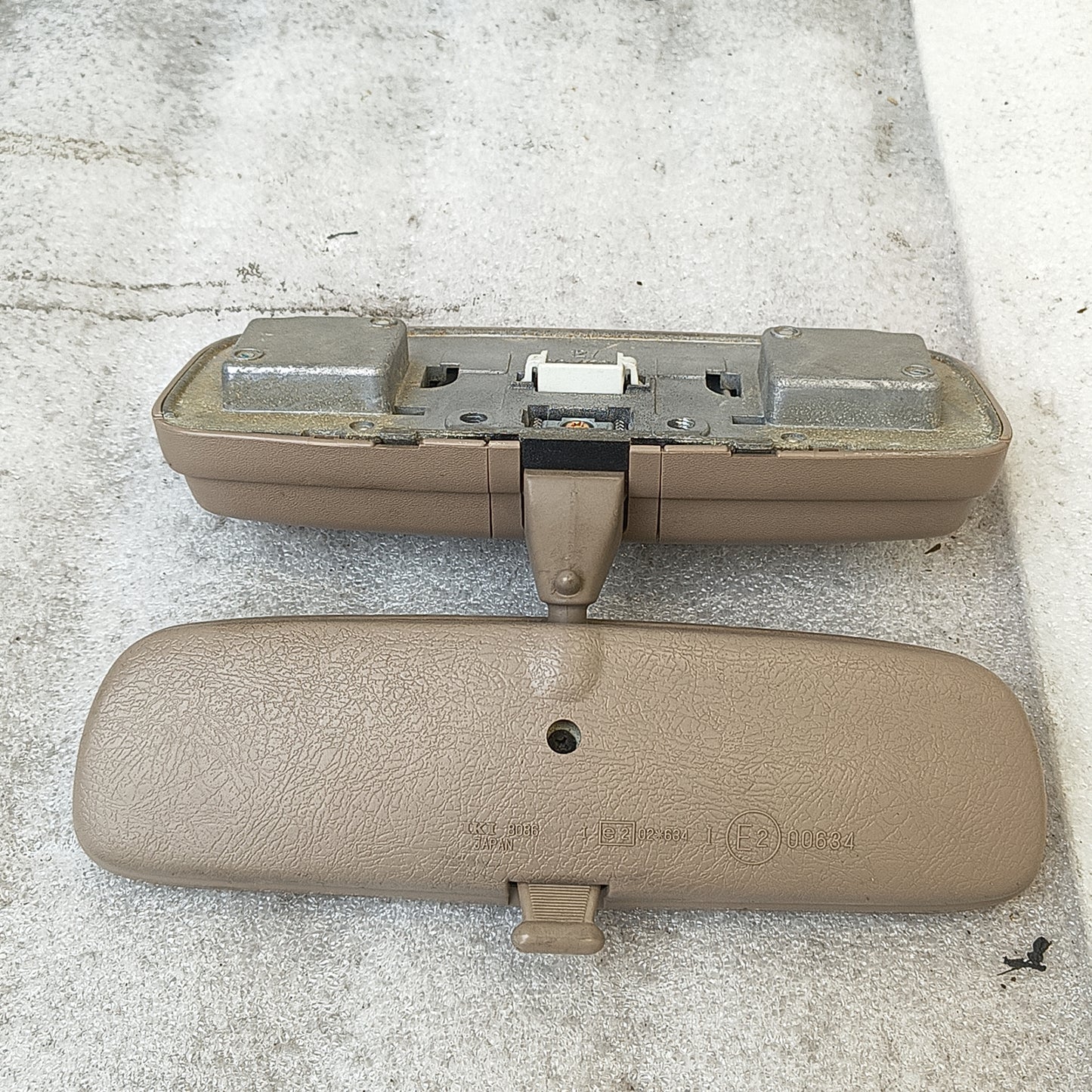 90-95 Tan 4Runner Rear View Mirror & Dome Light w/ Door Switch (Used) OEM Toyota SR5