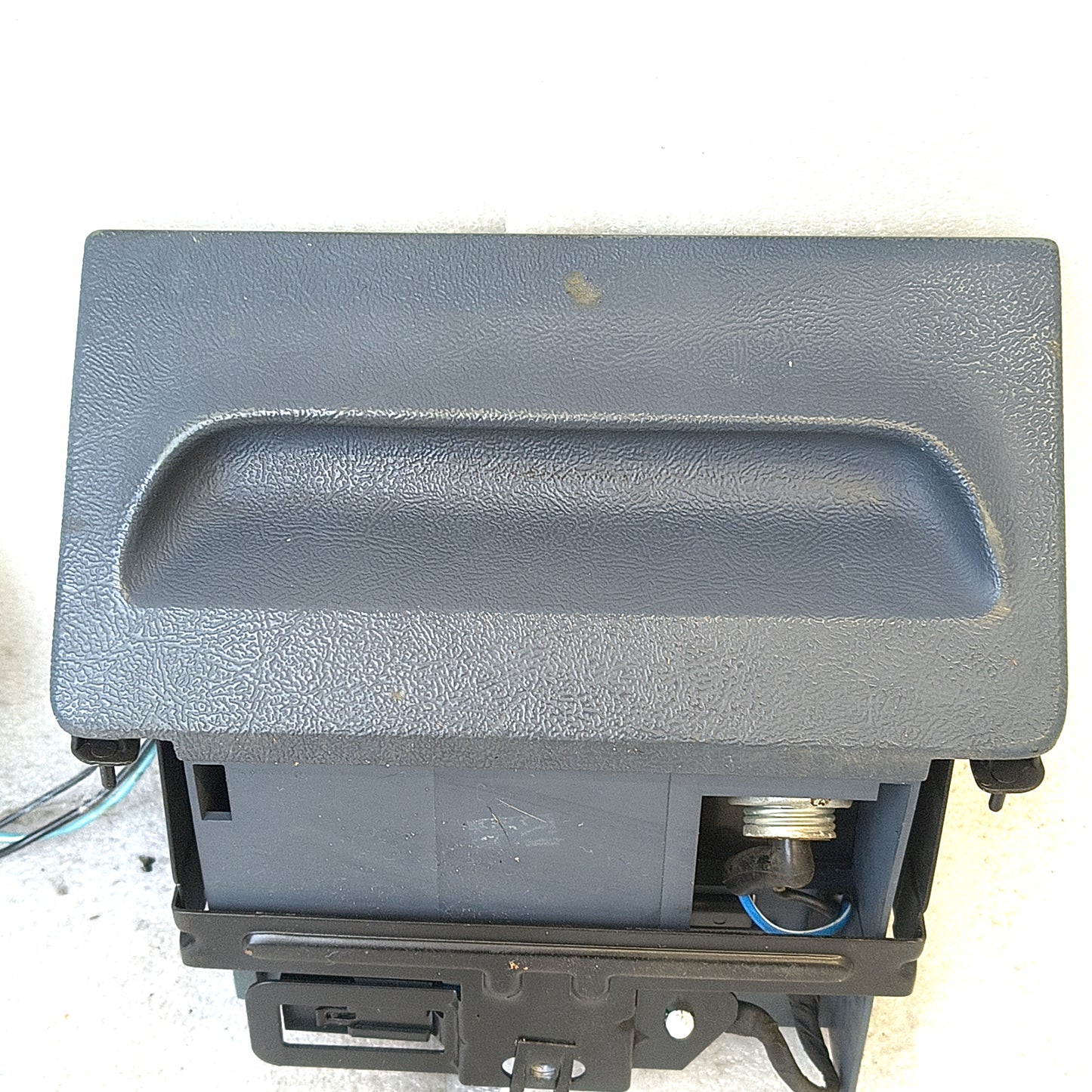 92-96 Dark/Crystal Blue Ashtray Assembly (Used) Ford F150 F250 F350 Bronco