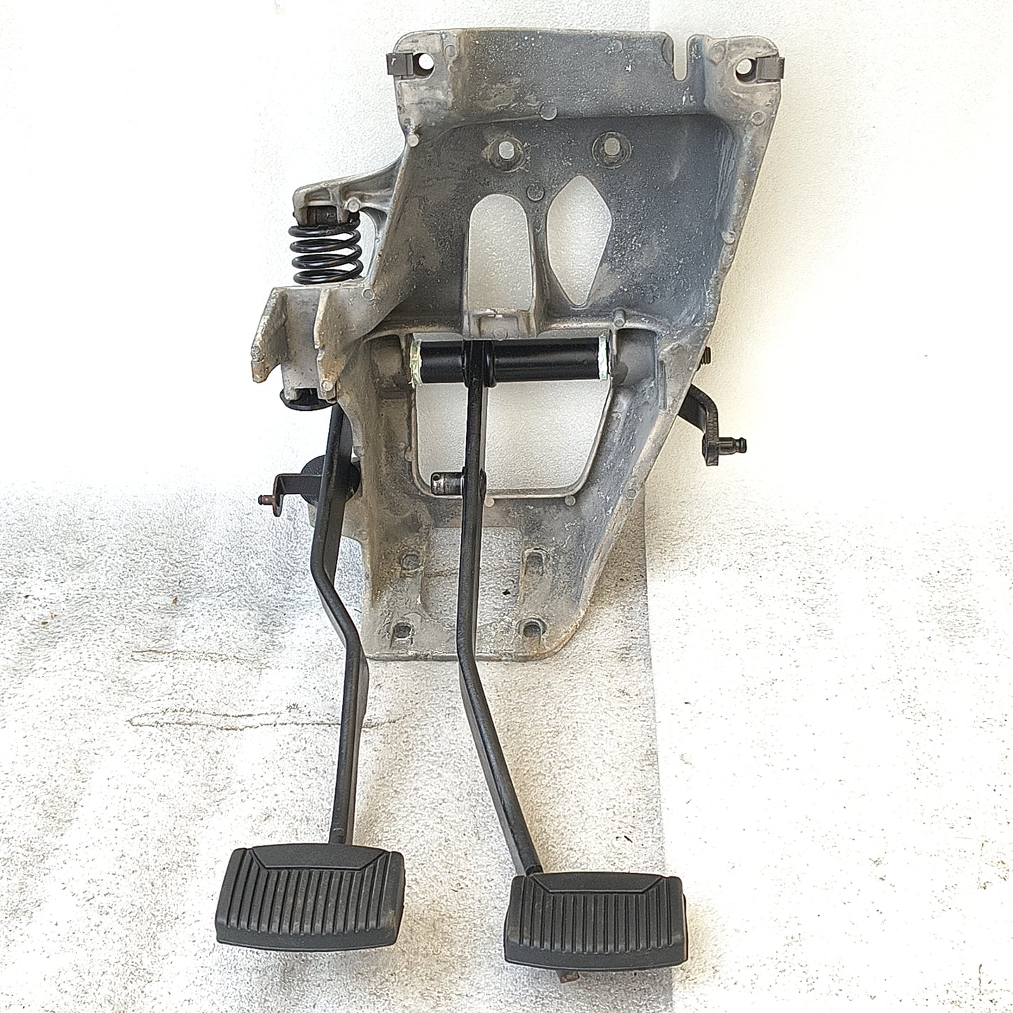 87-91 Clutch & Brake Pedal Assembly (Used) F150 F250 F350 Bronco Refurbished