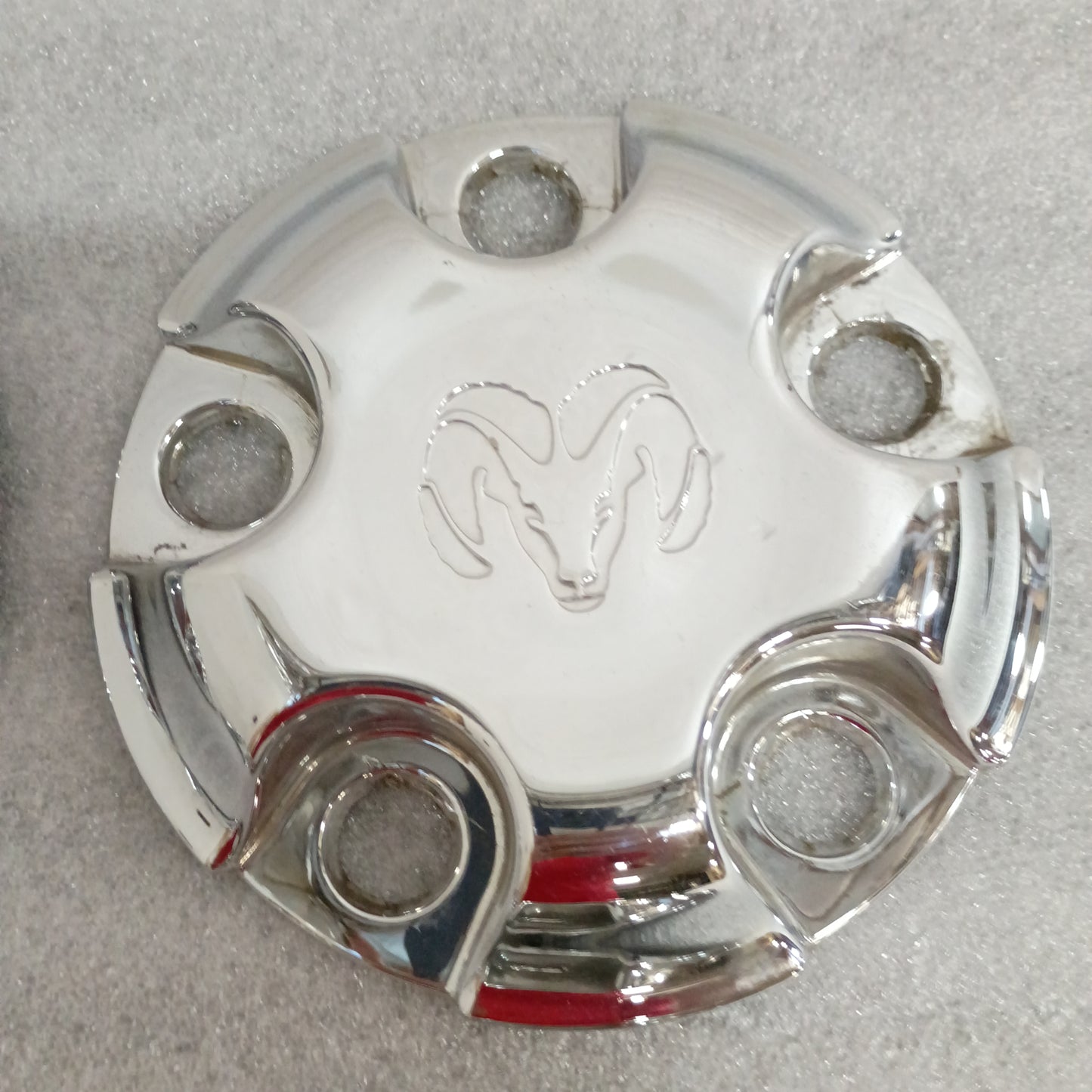 02-14 OEM Dodge/Ram 1500 Chrome Center Caps - Set of 4 - (Used) 52106536AC