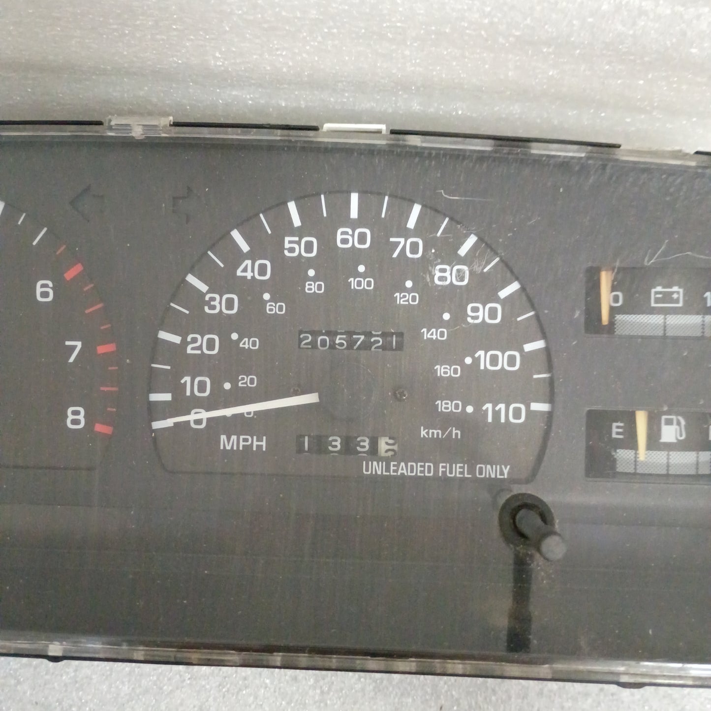 92-95 Toyota Gauge Cluster XXXK Miles V6 Mechanical Speedo (Used) 4Runner/Pickup