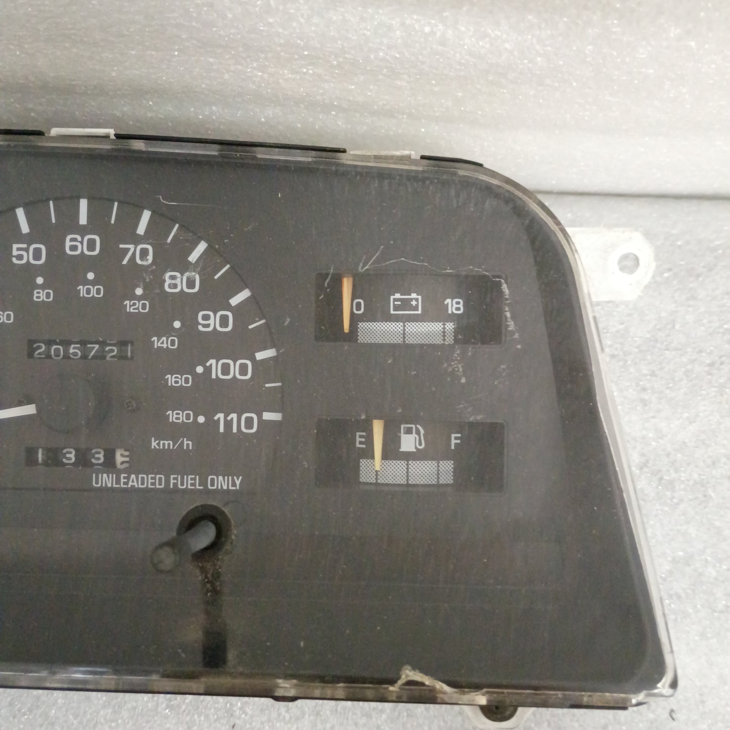 92-95 Toyota Gauge Cluster XXXK Miles V6 Mechanical Speedo (Used) 4Runner/Pickup