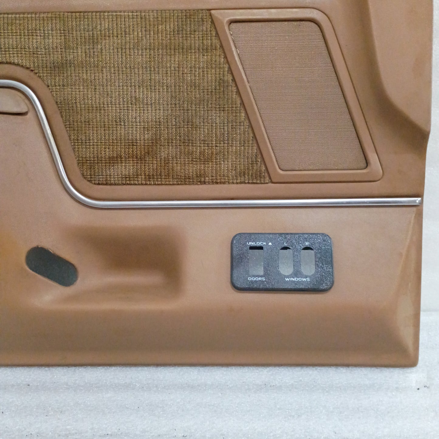 87-91 Deluxe Tan Door Panels Pair Left & Right Power (Used) F150 F250 F350 Bronco XLT