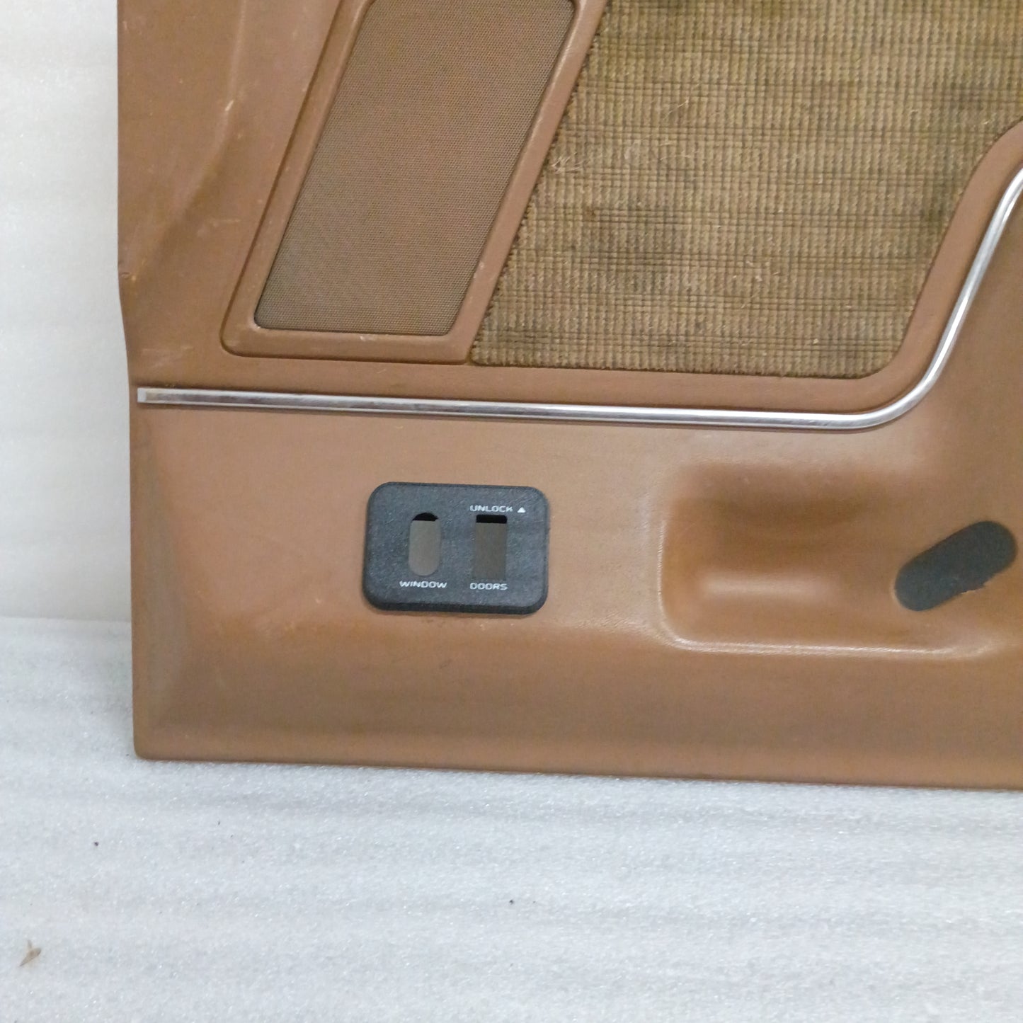 87-91 Deluxe Tan Door Panels Pair Left & Right Power (Used) F150 F250 F350 Bronco XLT
