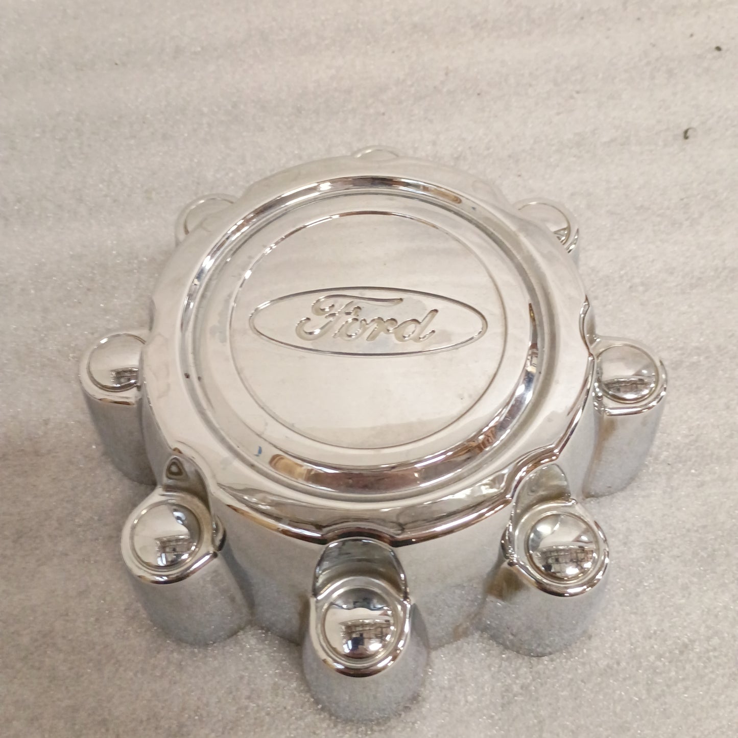 99-04 OEM Ford Chrome Center Cap 2WD / 4WD Rear 8 Lug (Used) Super Duty F250 F350 OEM