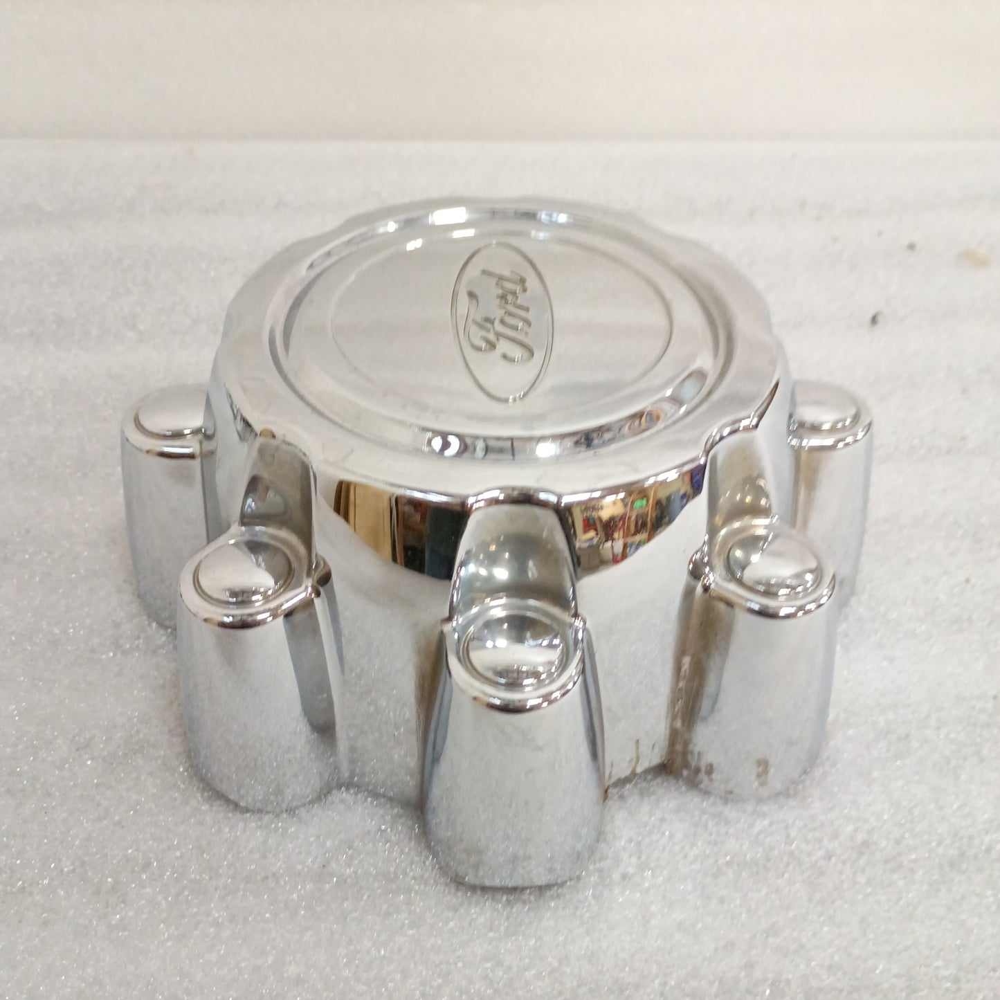 99-04 OEM Ford Chrome Center Cap 2WD / 4WD Rear 8 Lug (Used) Super Duty F250 F350 OEM