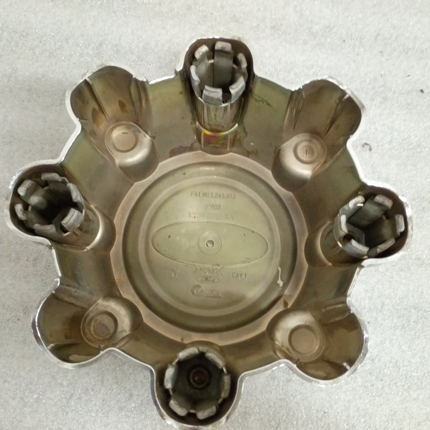 99-04 OEM Ford Chrome Center Cap 2WD / 4WD Rear 8 Lug (Used) Super Duty F250 F350 OEM