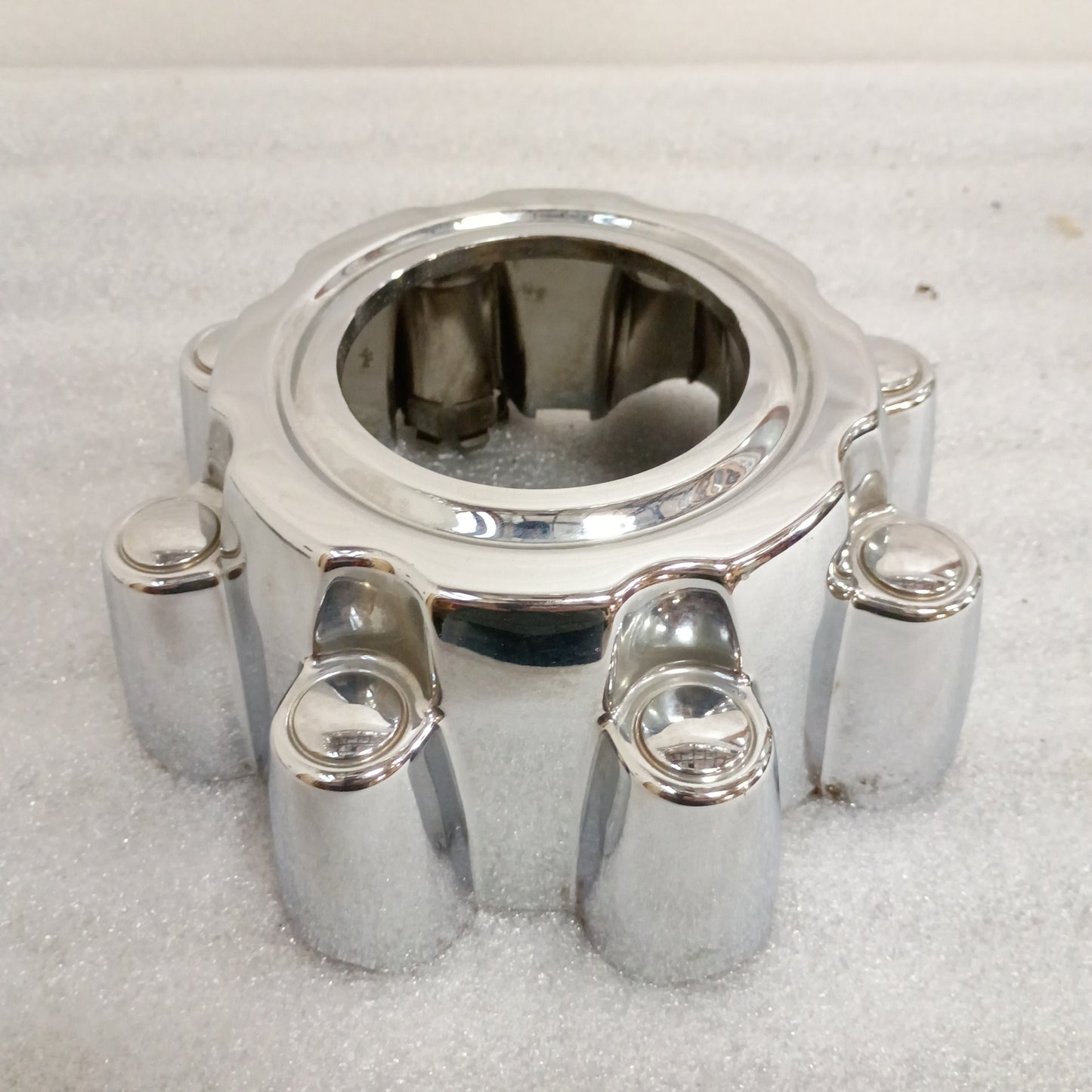 99-04 OEM Ford Chrome Center Cap 4x4/4WD 8 Lug (Used) Super Duty F250 F350 OEM