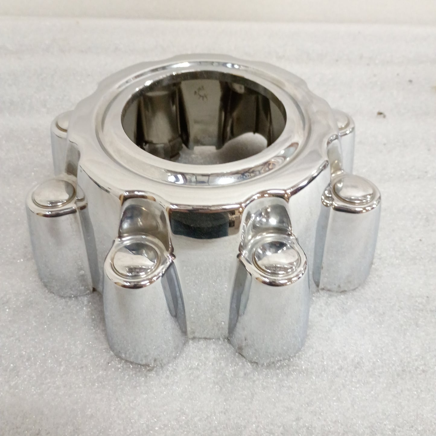 99-04 OEM Ford Chrome Center Cap 4x4/4WD 8 Lug (Used) Super Duty F250 F350 OEM