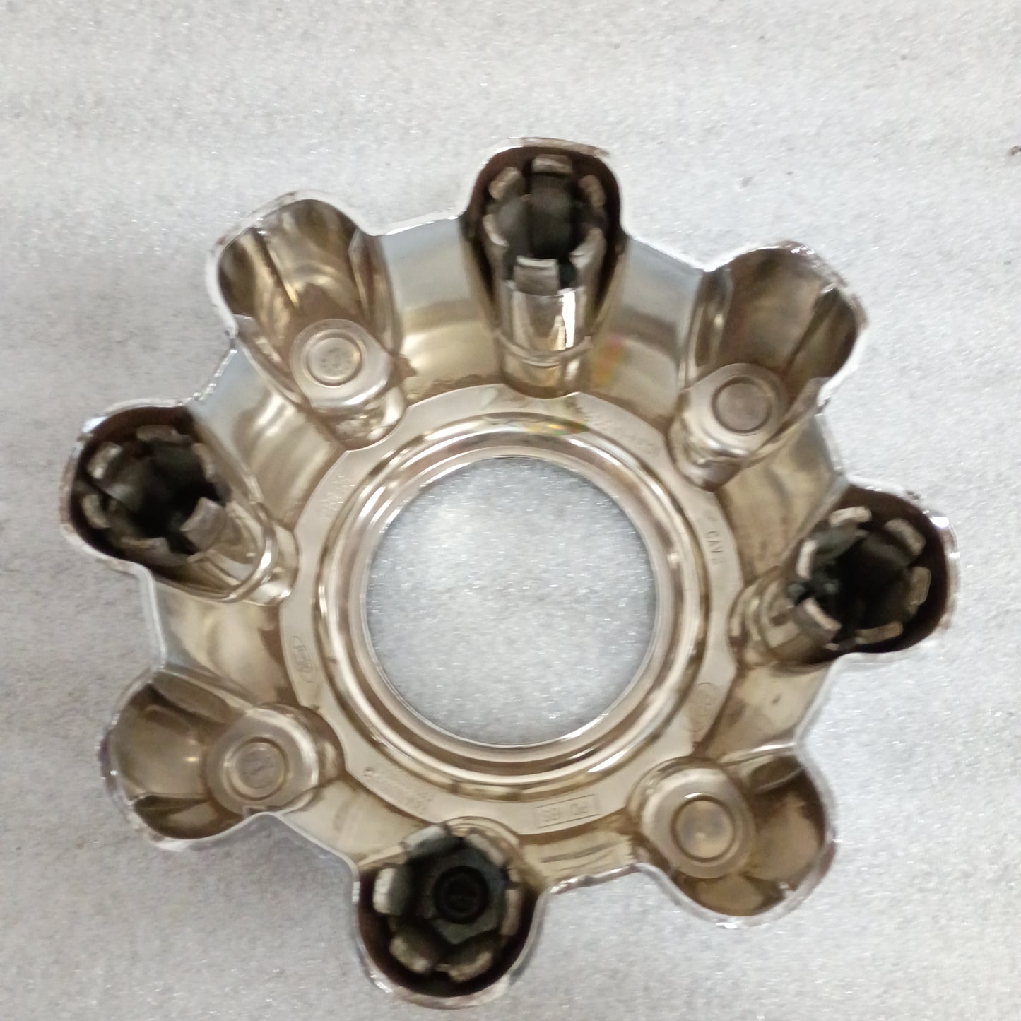 99-04 OEM Ford Chrome Center Cap 4x4/4WD 8 Lug (Used) Super Duty F250 F350 OEM
