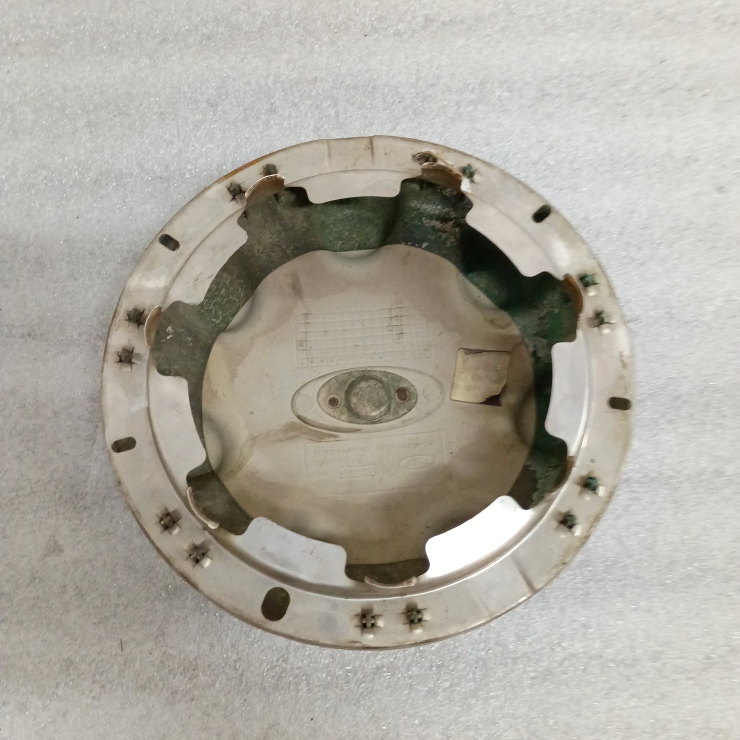 97-04 OEM Ford 7 Lug Chrome Center Cap (Used) F150 F250 F75A-1A096-BD