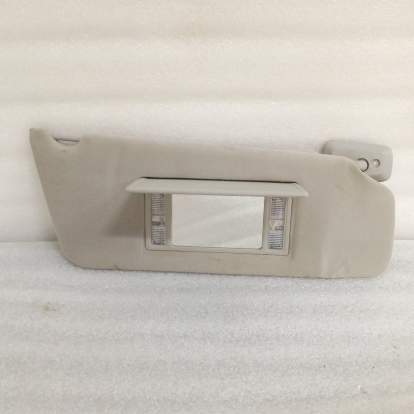 04-08 Light/Opal Gray Cloth Sun Visors w/ Homelink Pair (Used) F150 F250 F350 Bronco OEM