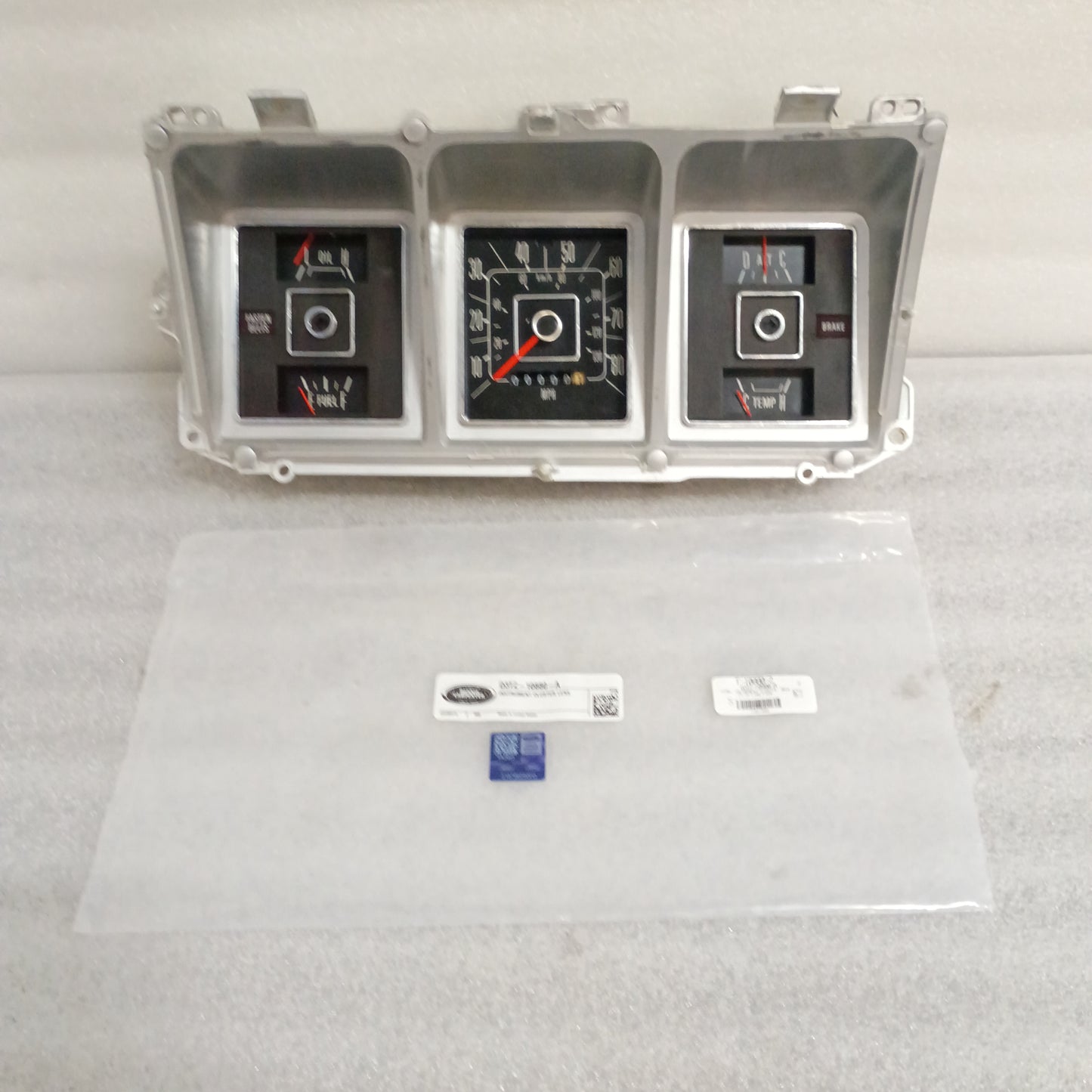 76-79 Gauge Cluster w/Silver Bezel (Remanufactured) REFURBISHED Ford F150 F250 F350 Bronco