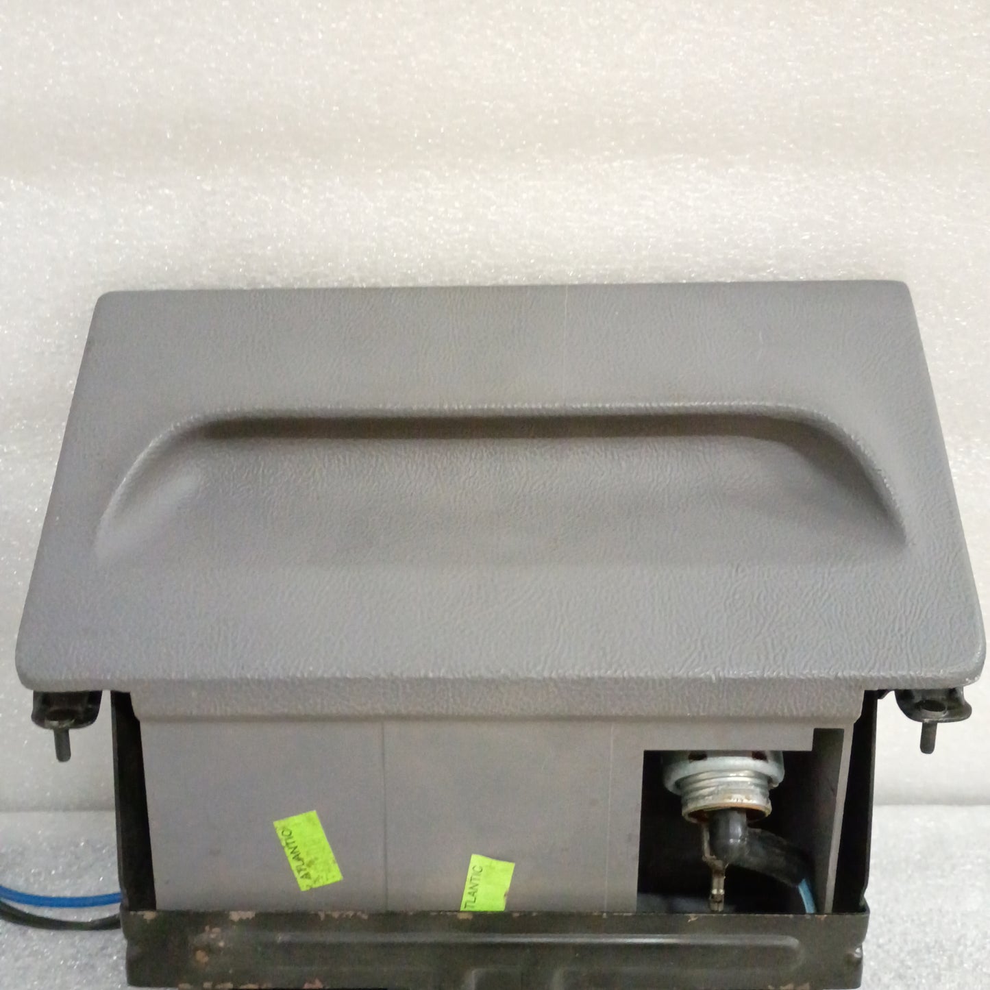 92-96 Light/Opal Gray Ashtray Assembly (Used) Opal Ford F150 F250 F350 Bronco