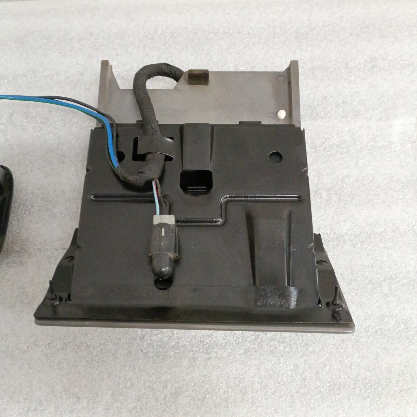 92-96 Light/Opal Gray Ashtray Assembly (Used) Opal Ford F150 F250 F350 Bronco