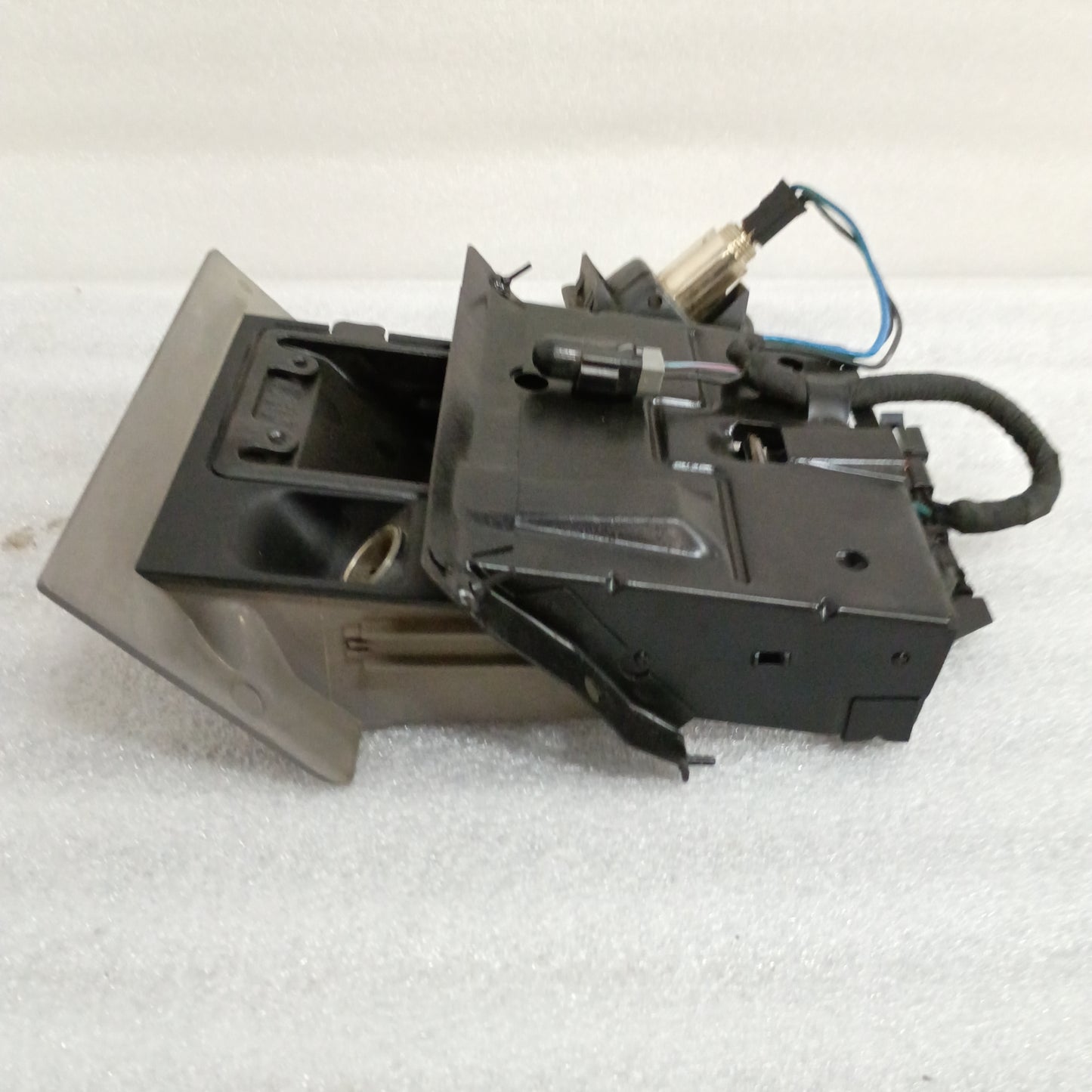 92-96 Light/Opal Gray Ashtray Assembly (Used) Opal Ford F150 F250 F350 Bronco