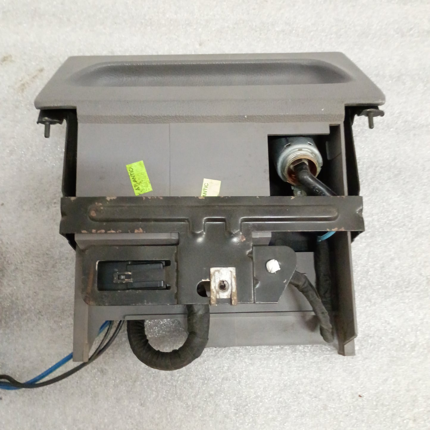 92-96 Light/Opal Gray Ashtray Assembly (Used) Opal Ford F150 F250 F350 Bronco