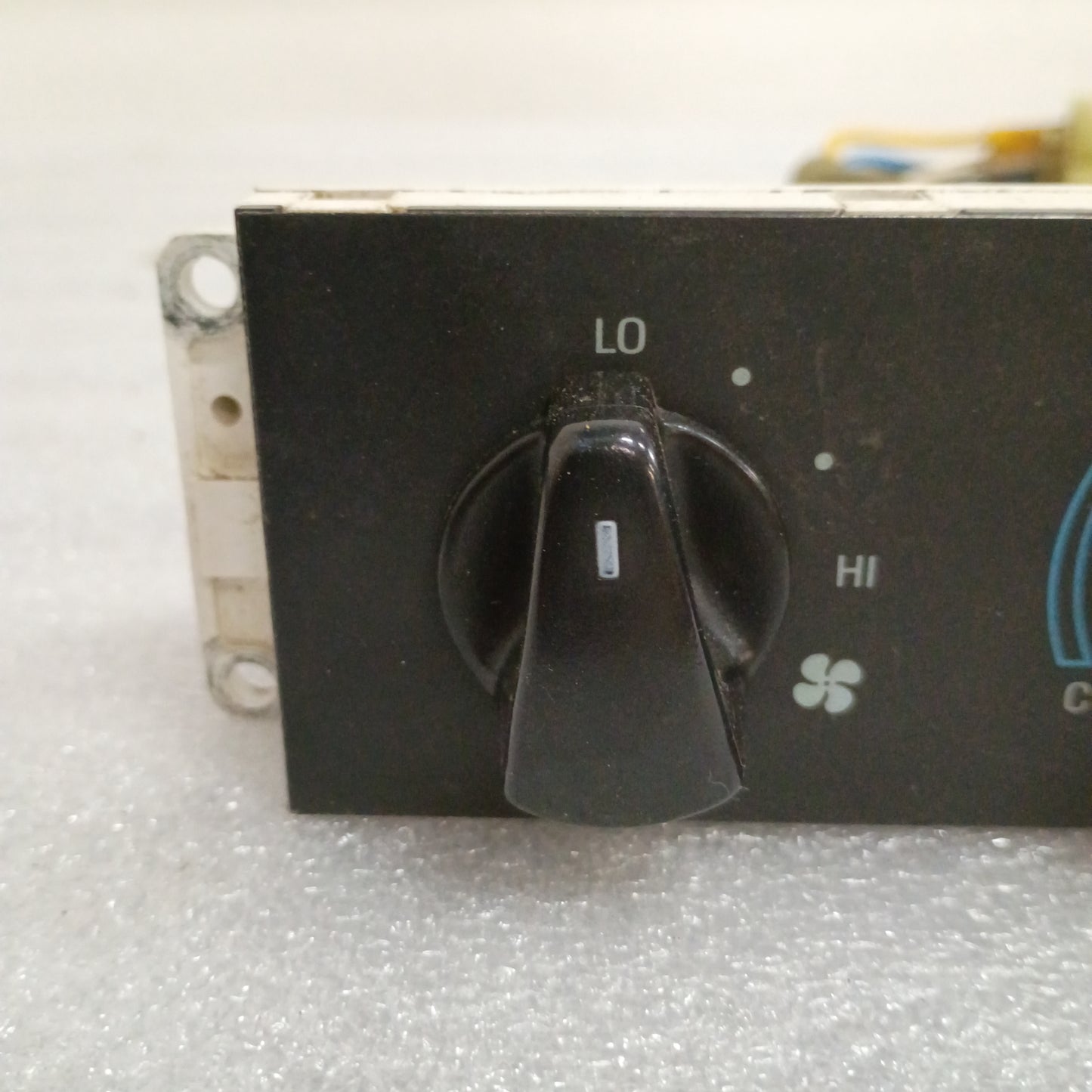 92-95 Heater / HVAC Control without AC (Used) Ford F150 F250 F350 Bronco