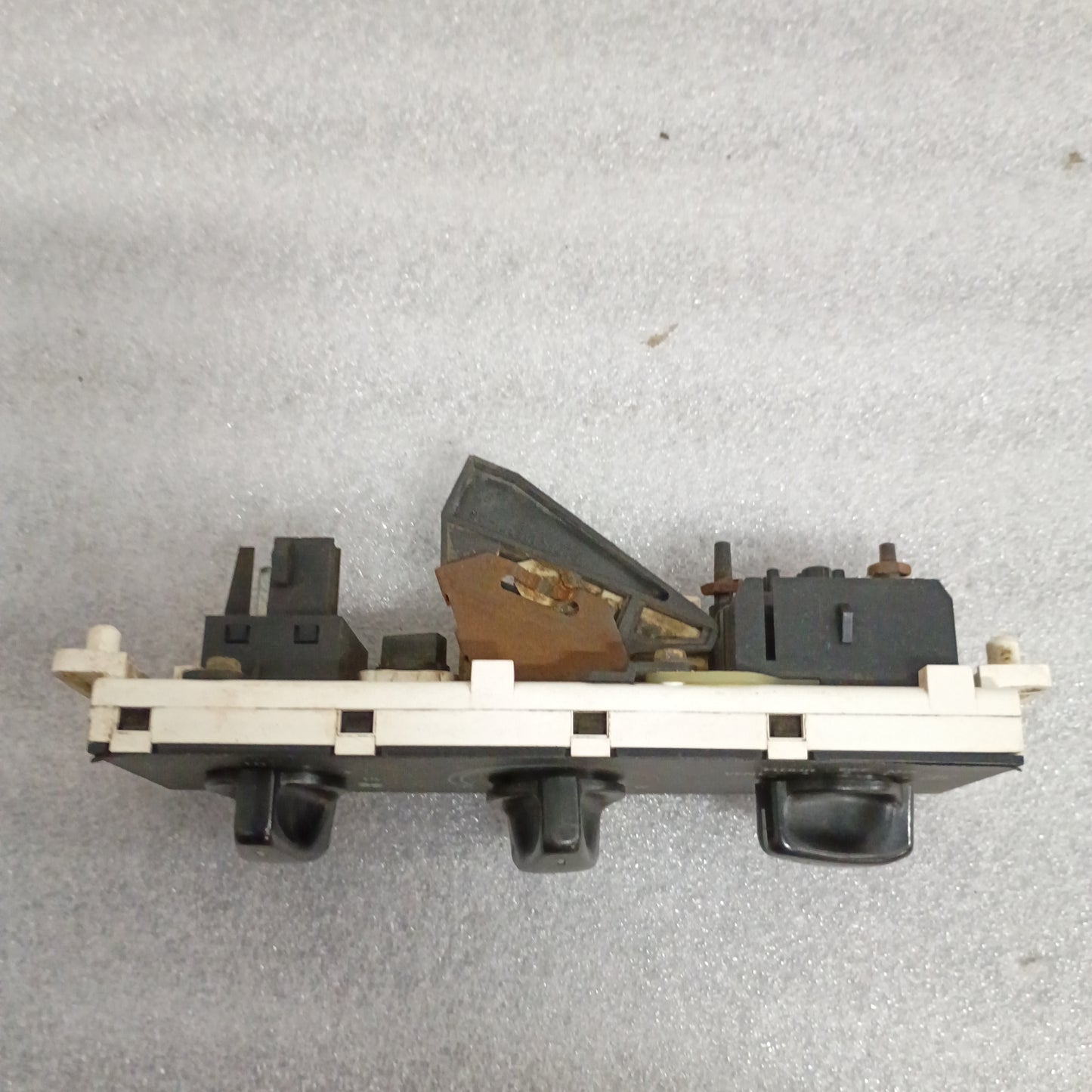 92-95 Heater / HVAC Control without AC (Used) Ford F150 F250 F350 Bronco