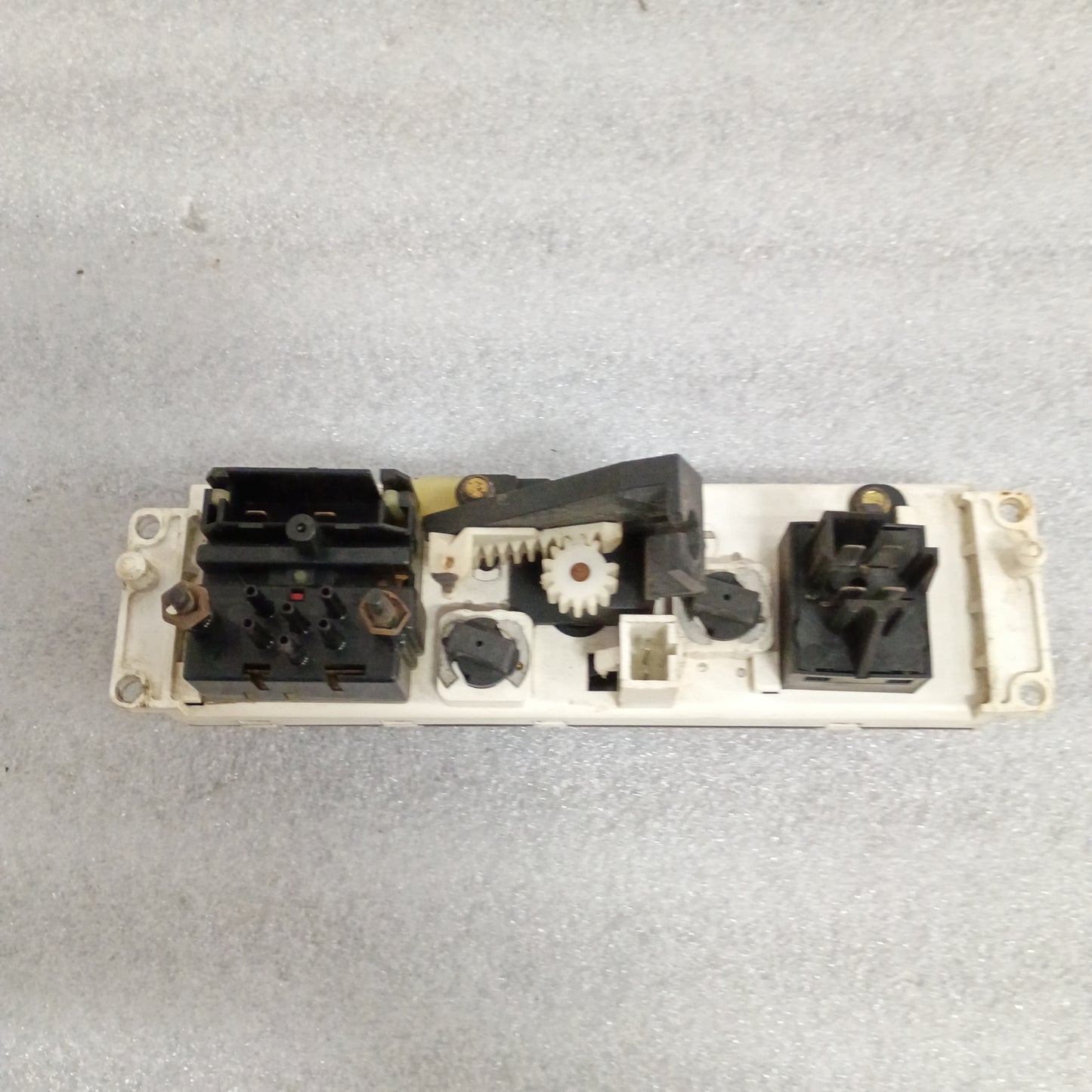 92-95 Heater / HVAC Control without AC (Used) Ford F150 F250 F350 Bronco
