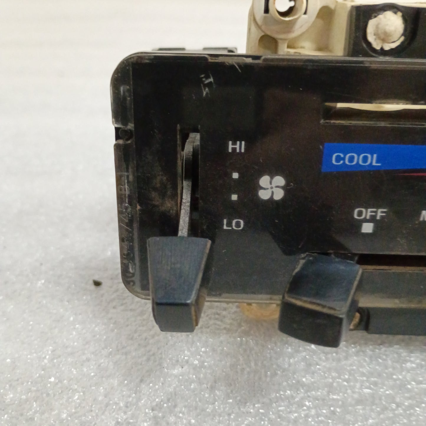 84-86 Heater & AC Control with Fuel Switch (Used) Ford F100 F150 F250 F350 Bronco