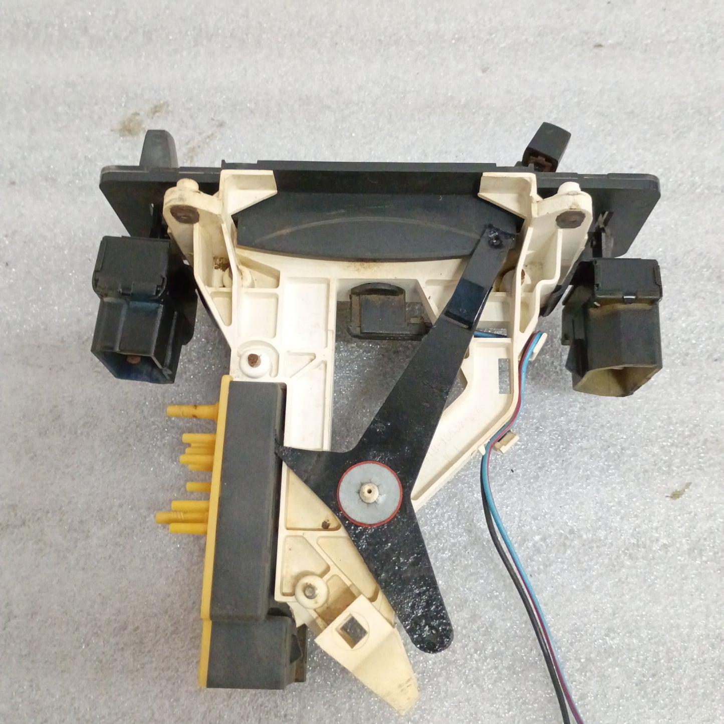 84-86 Heater & AC Control with Fuel Switch (Used) Ford F100 F150 F250 F350 Bronco